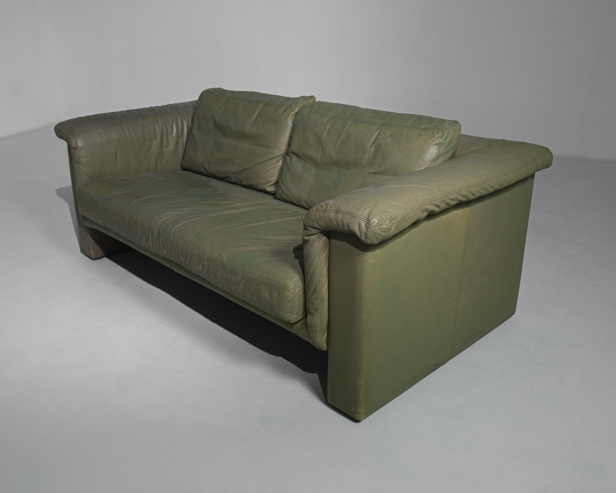Mid-Century Modern 1980s German Leather Sofa by Knoll