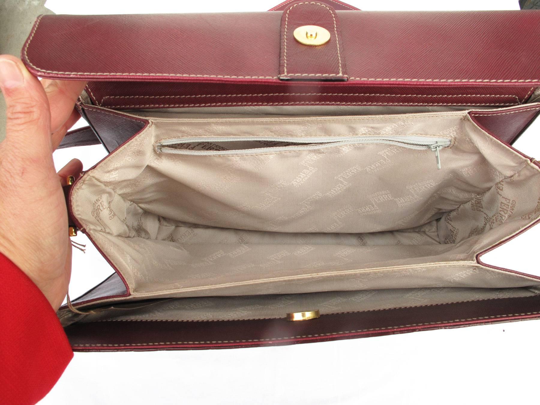 1980'S Gian Franco Ferre leather structured shoulder bag. For Sale 2