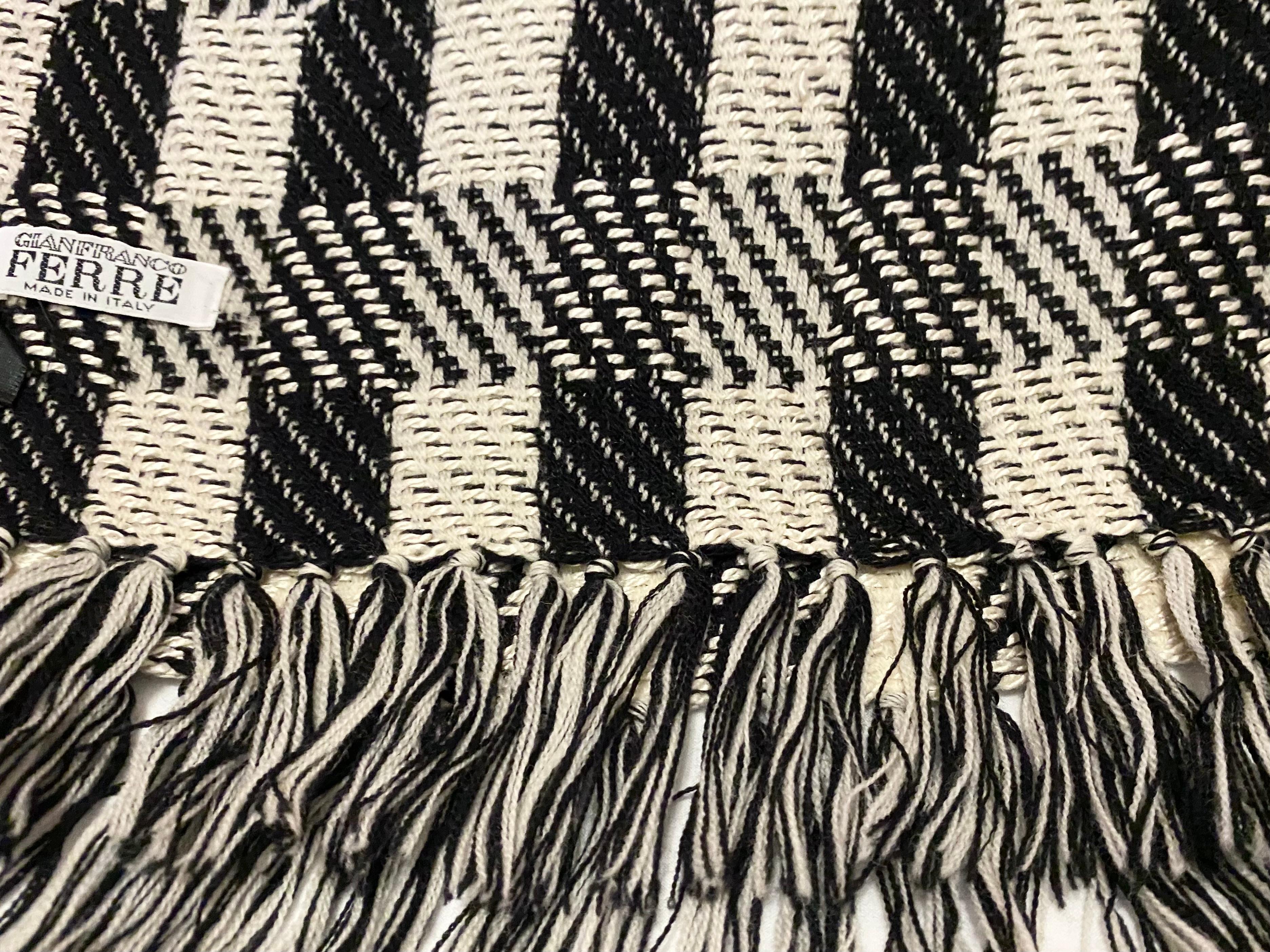 1980s Gianfranco Ferre Houndstooth Wool Shawl Scarf For Sale 1