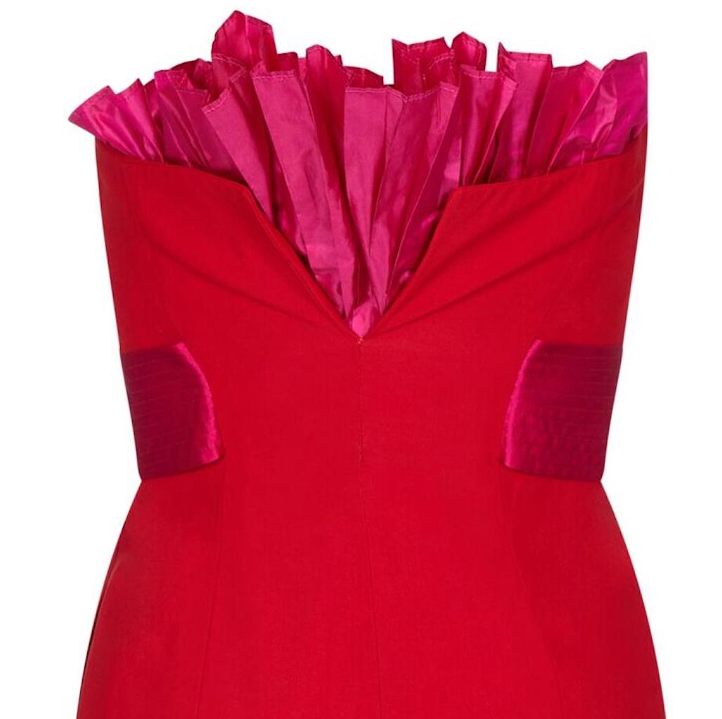 Robe de cocktail rouge Gianfranco Ferre des années 1980 avec détail éventail rose Pour femmes en vente
