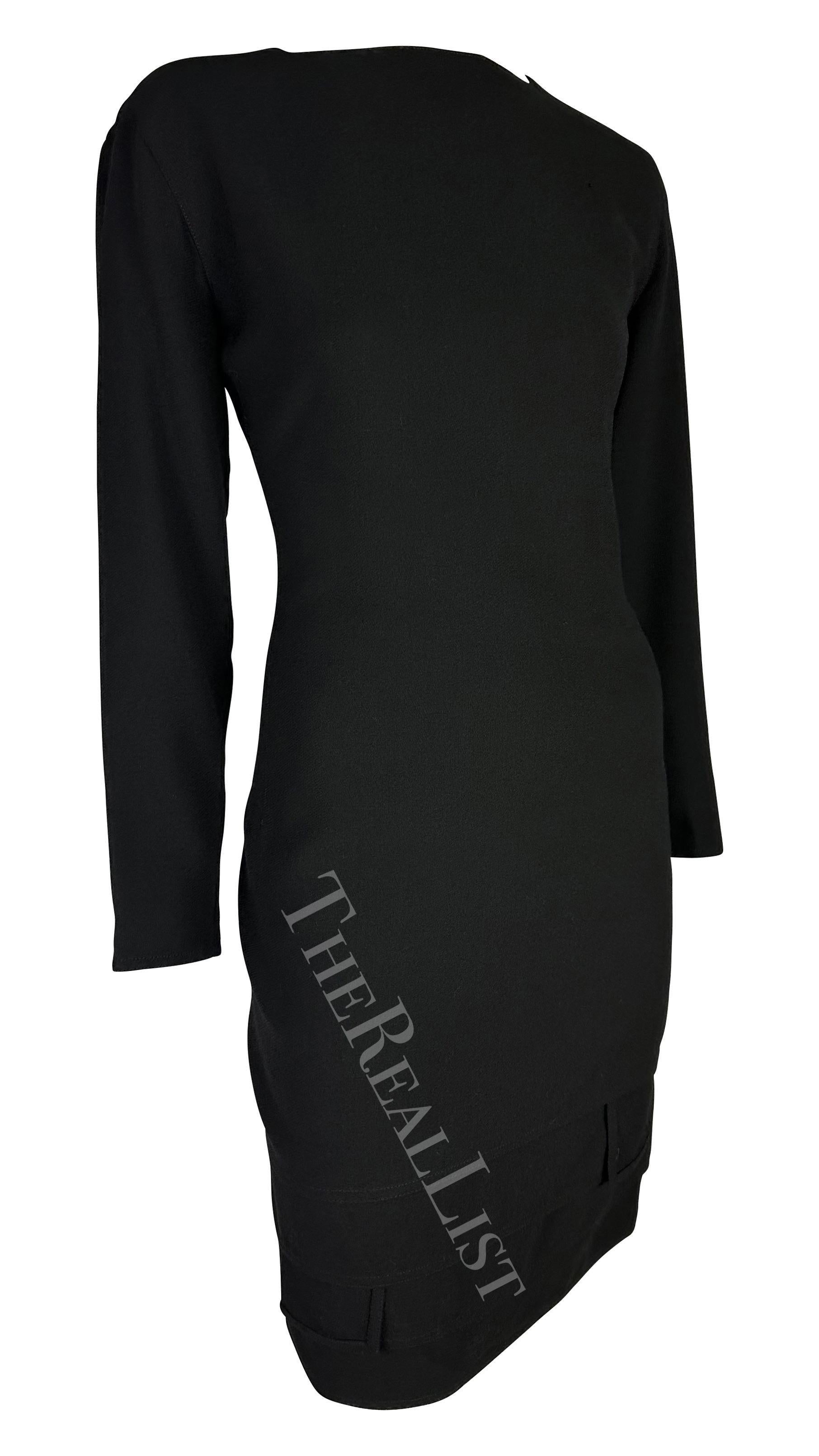 1980er Gianni Versace Schwarzes langärmeliges Kleid mit gestuften Ärmeln im Angebot 3