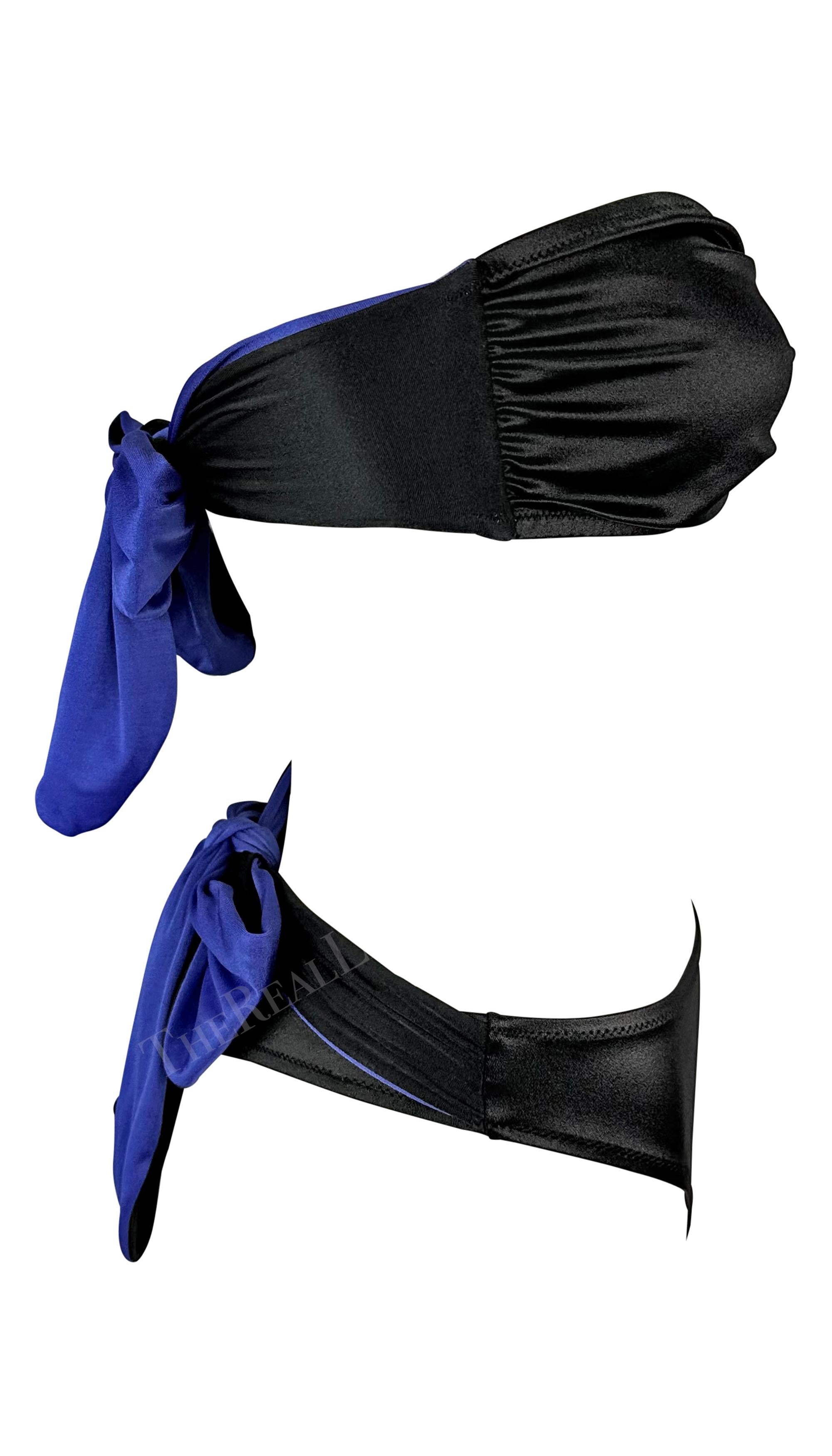 Gianni Versace Blau-schwarzer trägerloser zweiteiliger Bikini-Badeanzug mit Krawatte, 1980er Jahre im Angebot 3