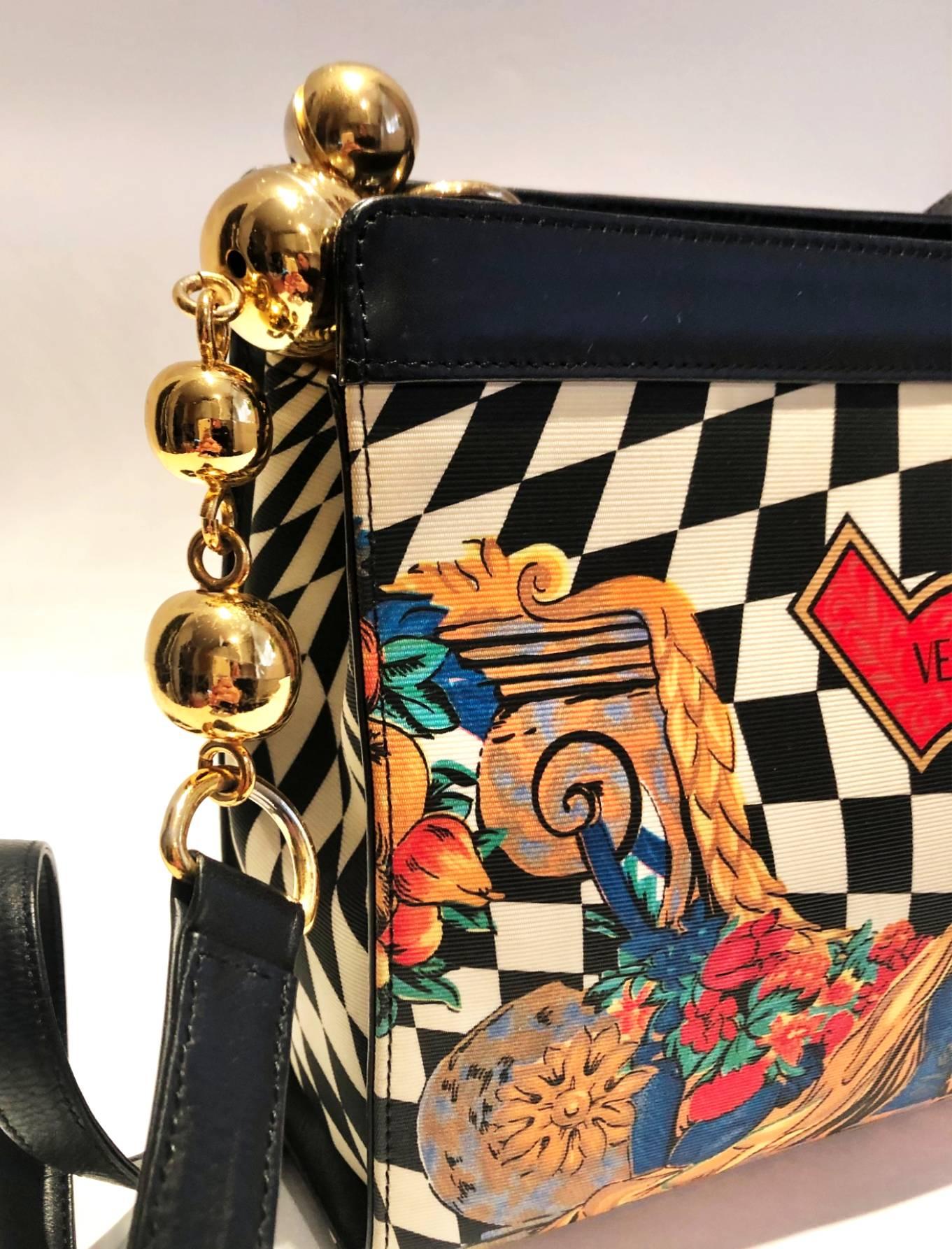 1980s Gianni Versace Checkered Flower Print Shoulder Bag In Good Condition In London, GB