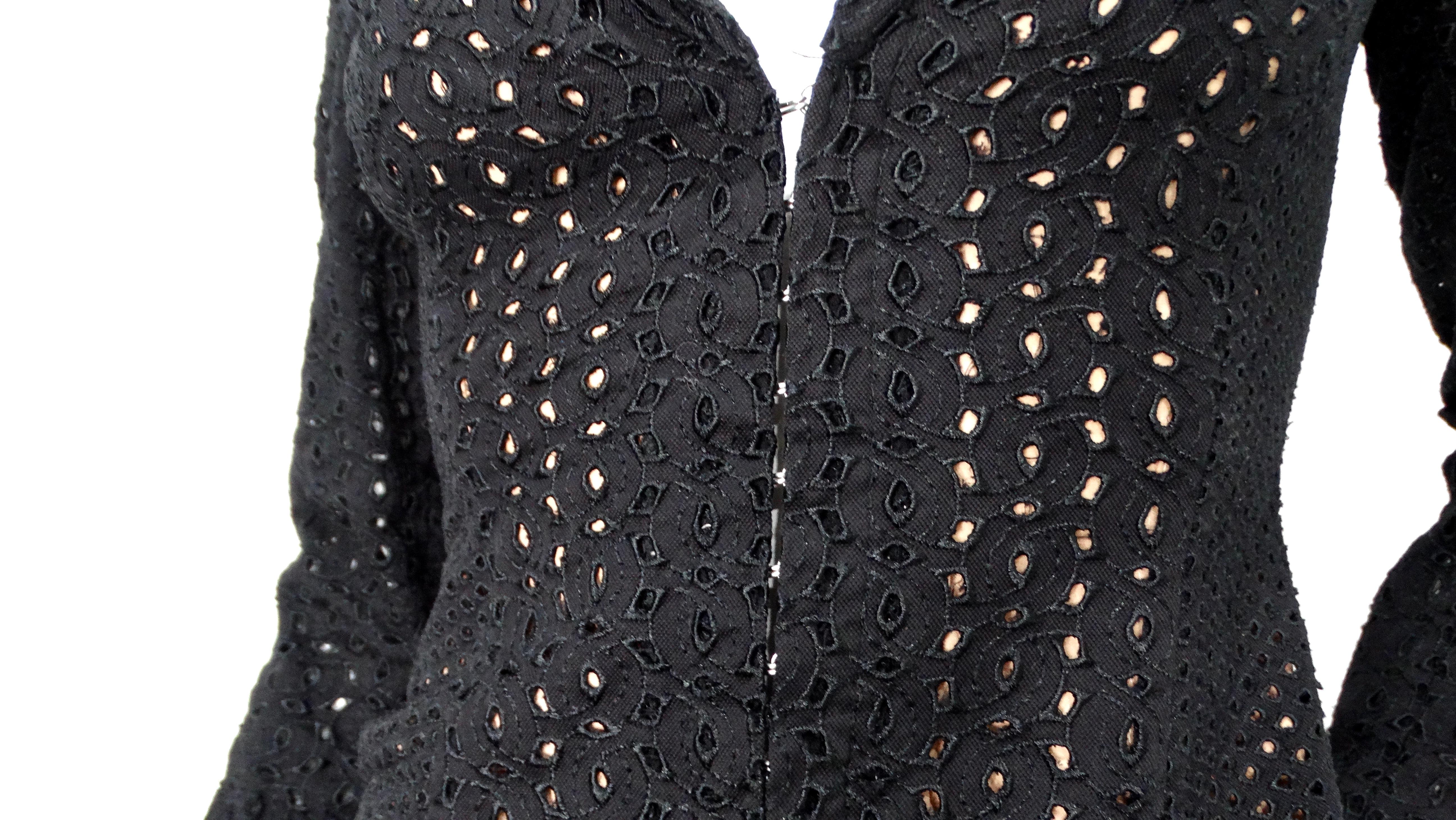 Noir Ensemble blazer et jupe à œillets noirs et roses Gianni Versace Couture des années 1980 en vente