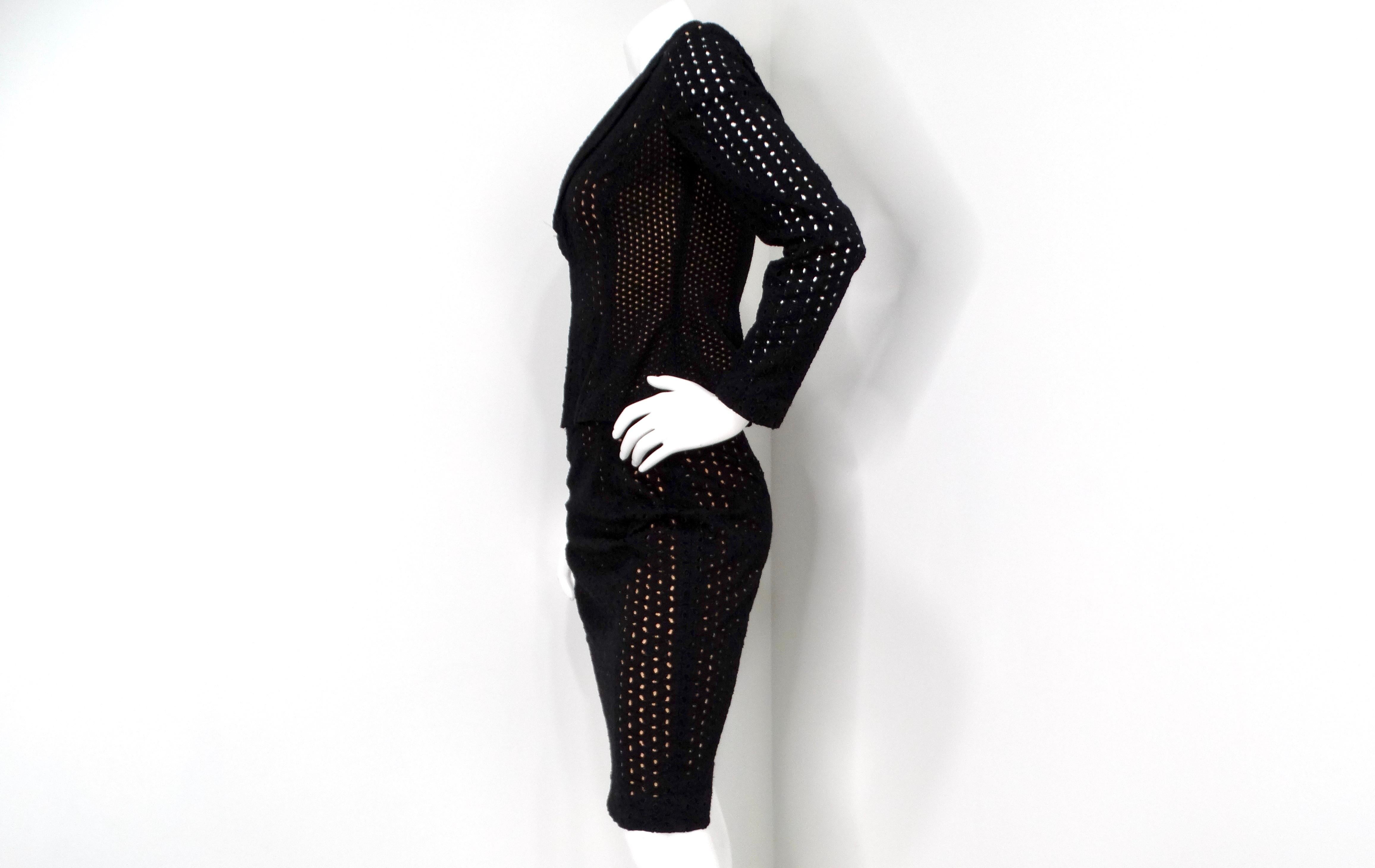 Ensemble blazer et jupe à œillets noirs et roses Gianni Versace Couture des années 1980 Pour femmes en vente
