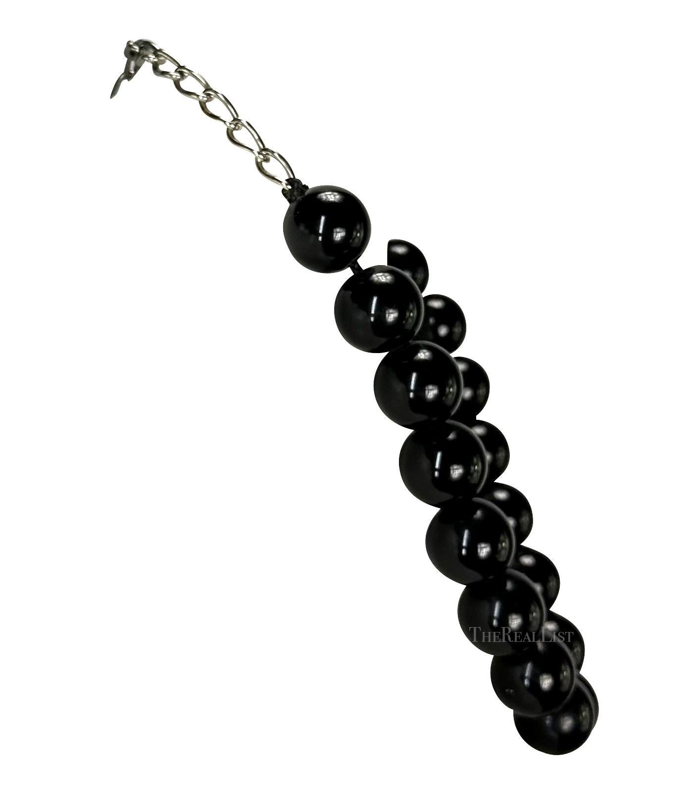 1980er Gianni Versace Übergroße schwarze Lack-Perlenkette Halskette im Angebot 1