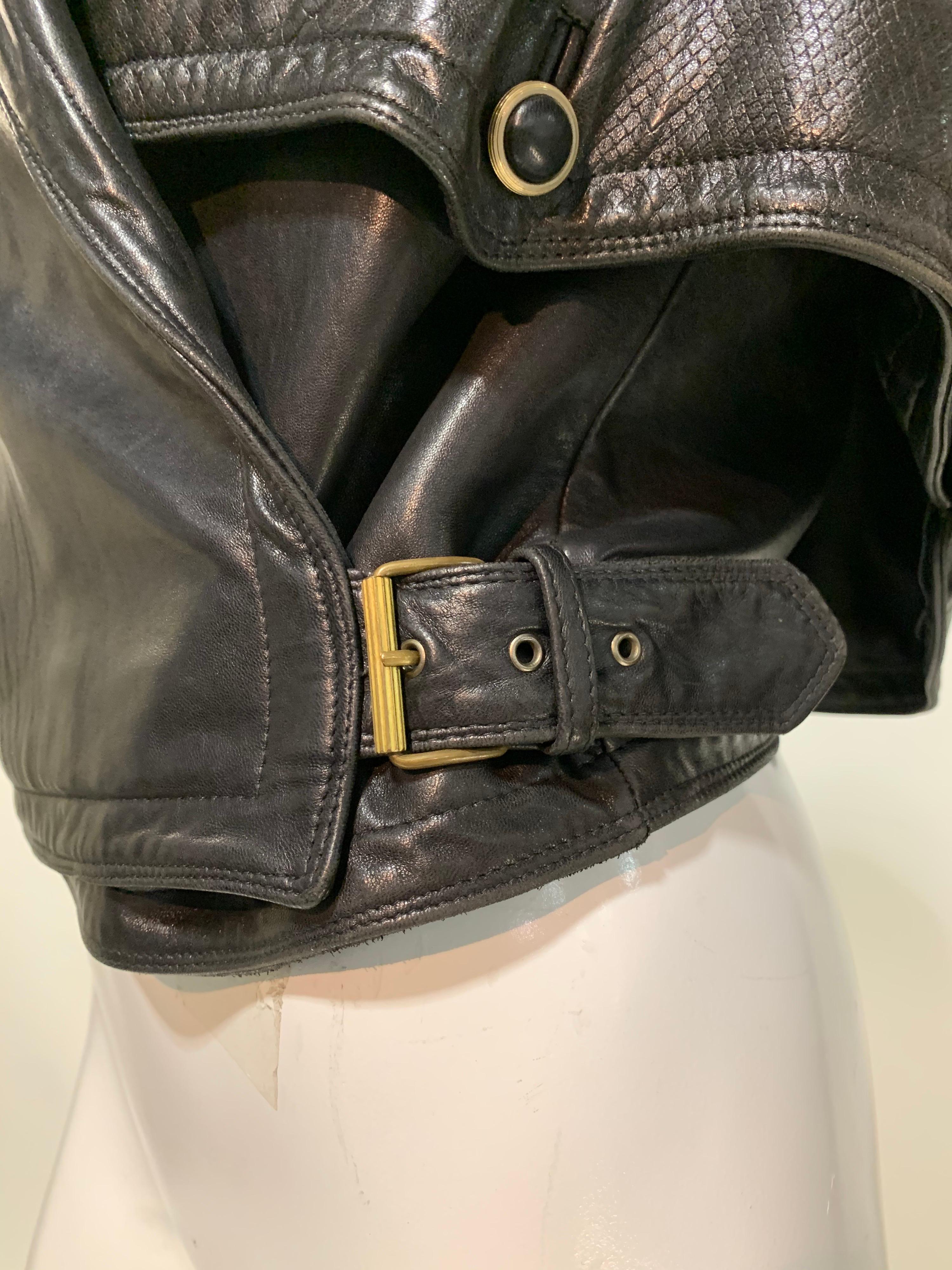 Gianni Versace de los 80 Chaqueta de cuero negro de gran tamaño con cinturón lateral 3