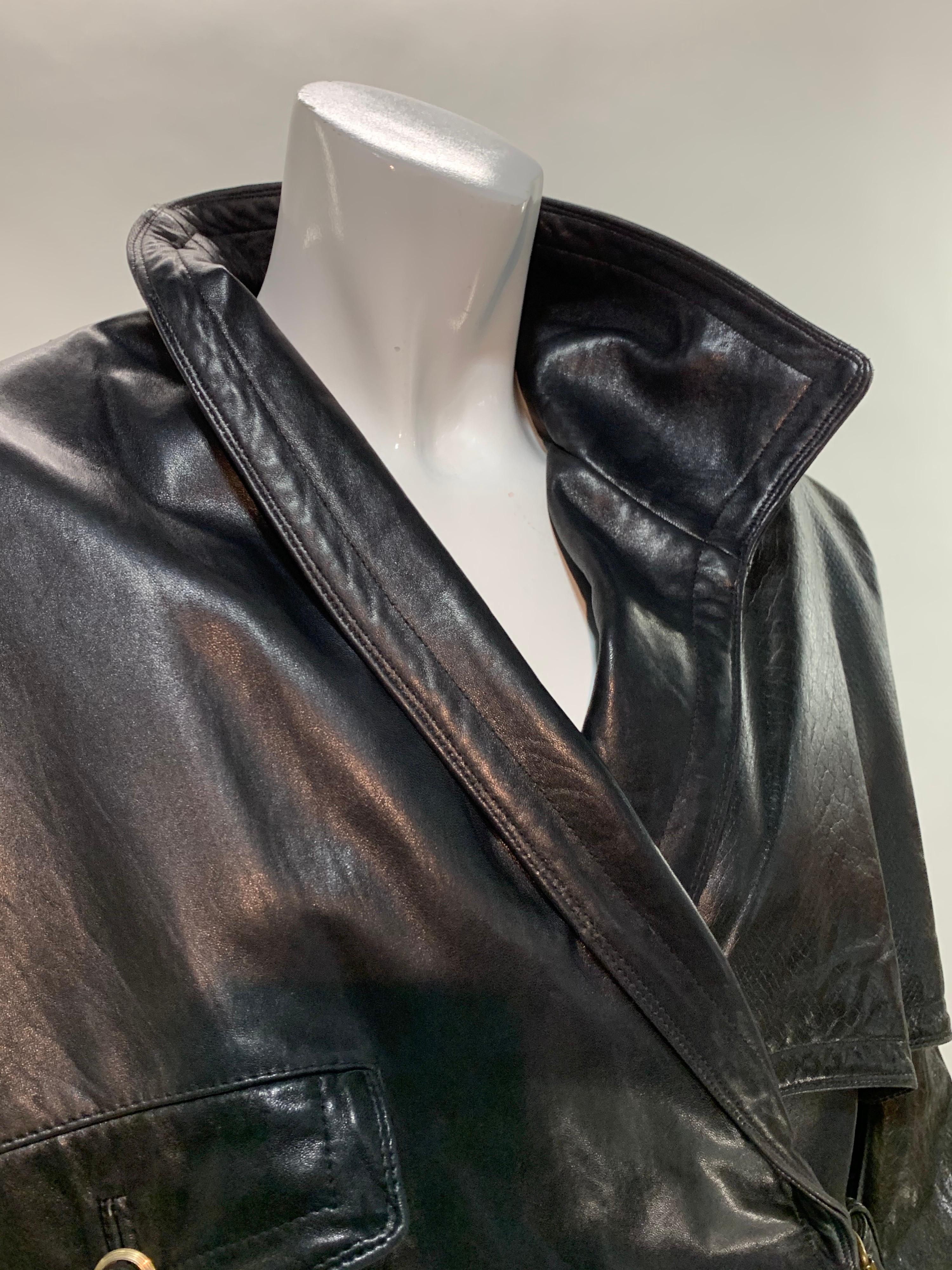 Gianni Versace de los 80 Chaqueta de cuero negro de gran tamaño con cinturón lateral 4