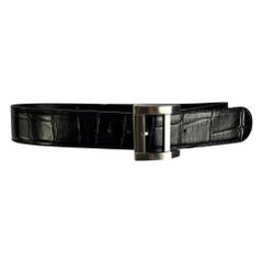 1980 Gianni Versace Ceinture en cuir noir gaufré croco à boucle surdimensionnée