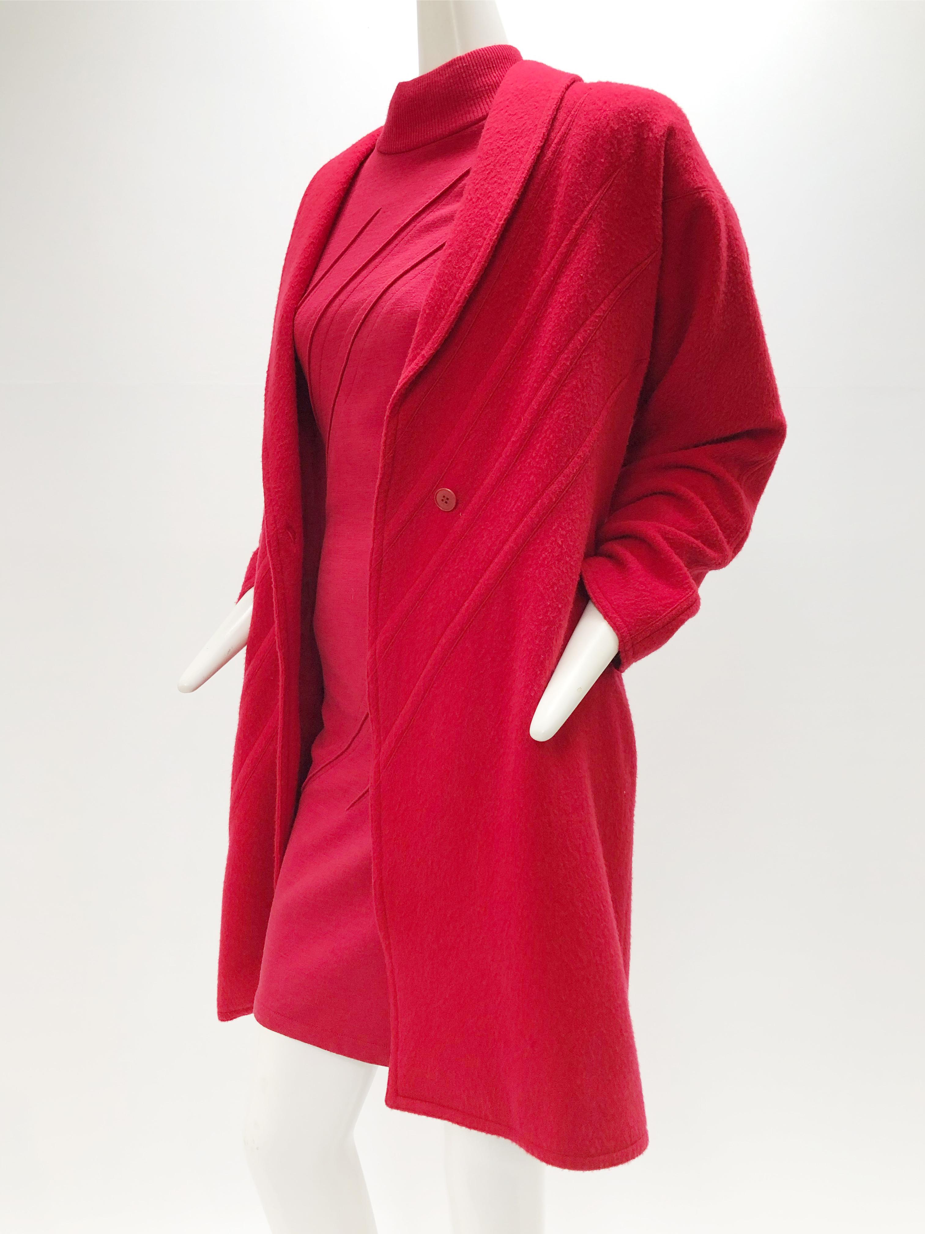 1980s Gianni Versace Primary Red Wool Coat w Angular Trapunto Stitching Details In Excellent Condition For Sale In Gresham, OR