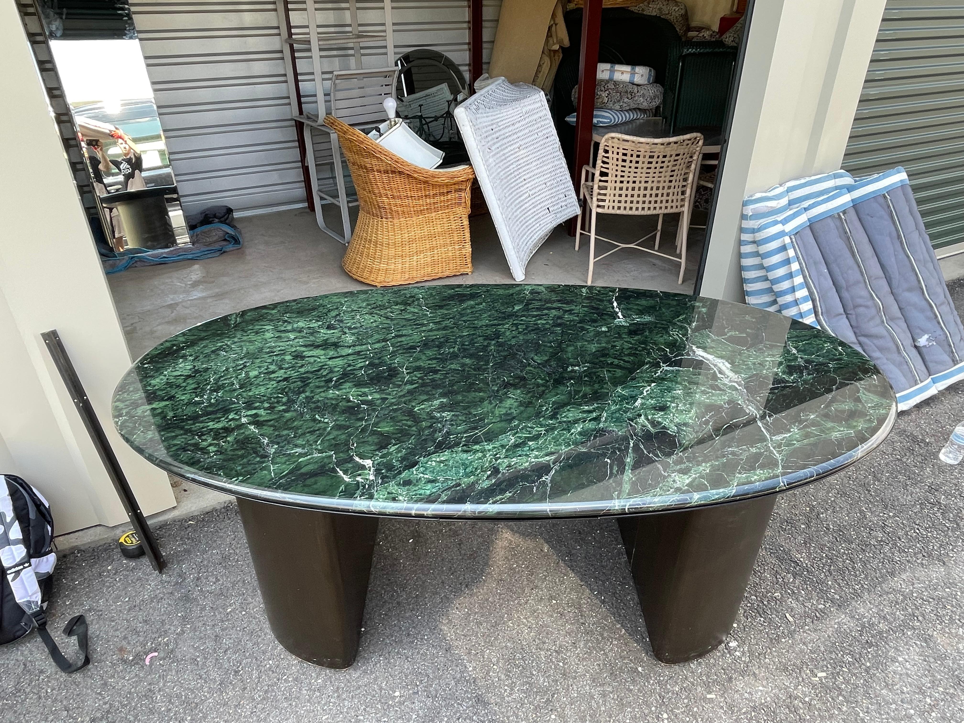 1980s Gilbert Rohde Style Green Italian Oval Marble Desk  In Good Condition For Sale In Bensalem, PA