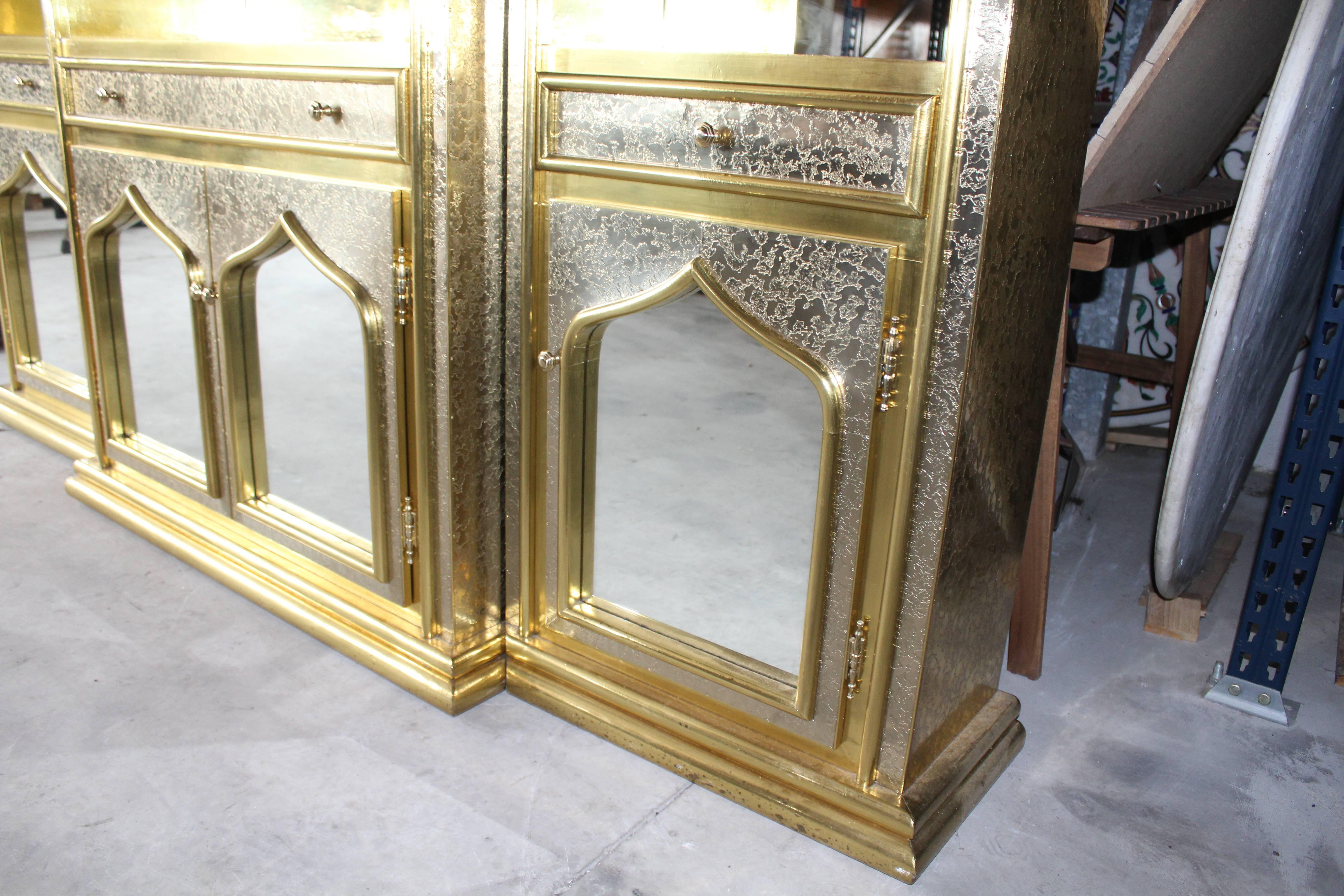 1980s Gilded Brass and Mirrors Bookshelf Library by Gony Nava For Sale 3