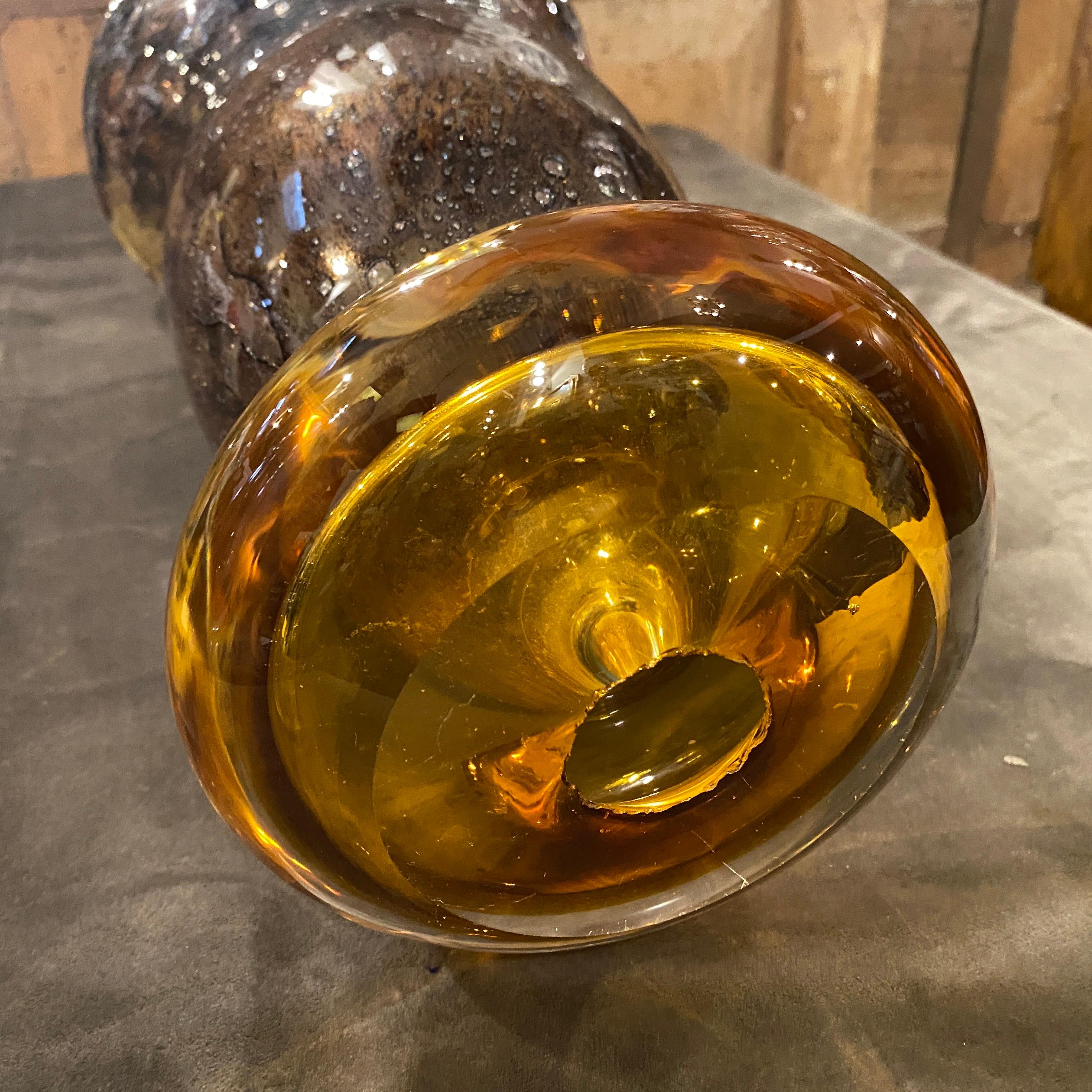 1980er Giovanni Cenedese Modernistische Vase aus braunem und bernsteinfarbenem Murano-Glas 4