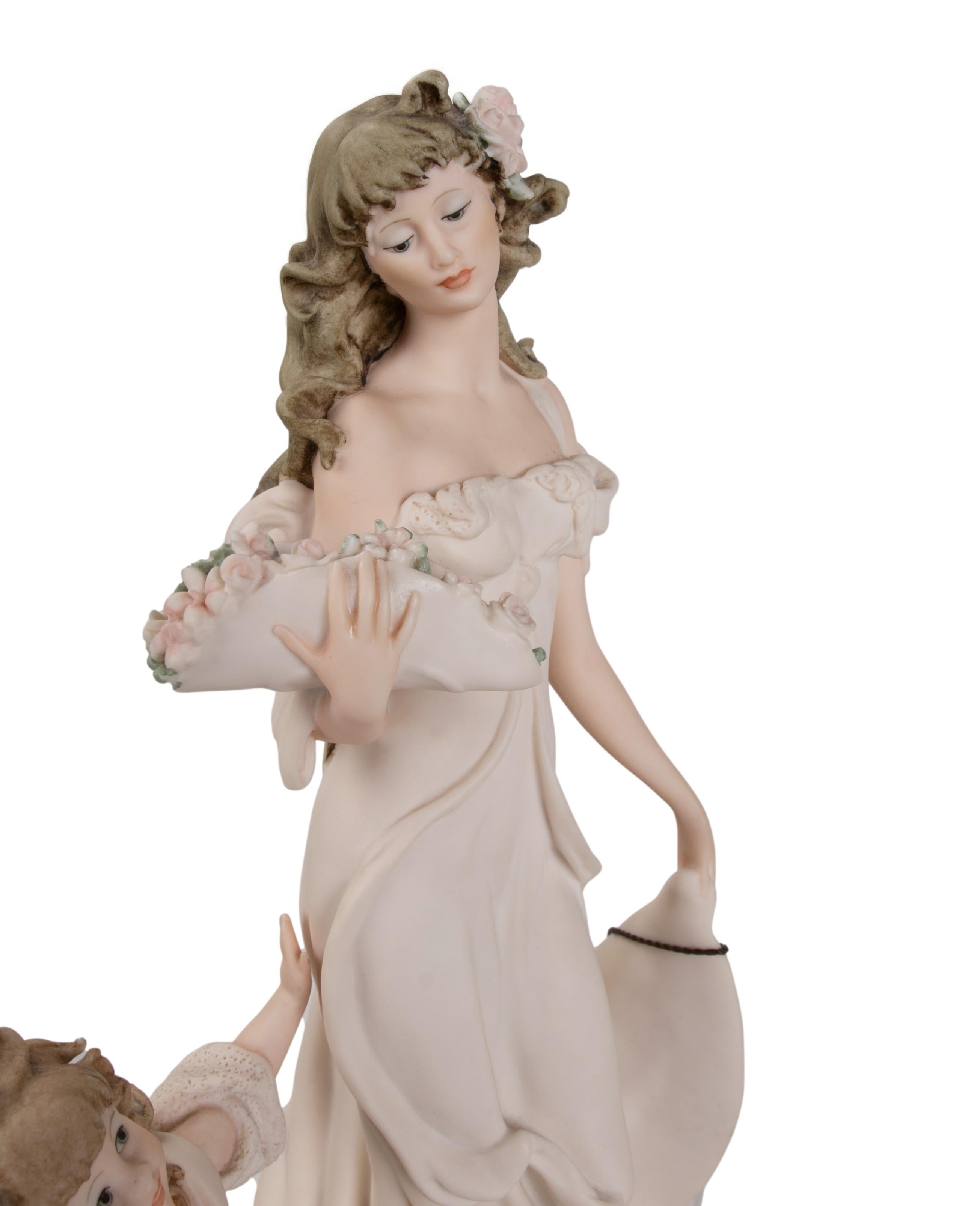 Figurine de femme en porcelaine Giuseppe Armani des années 1980 en vente 4