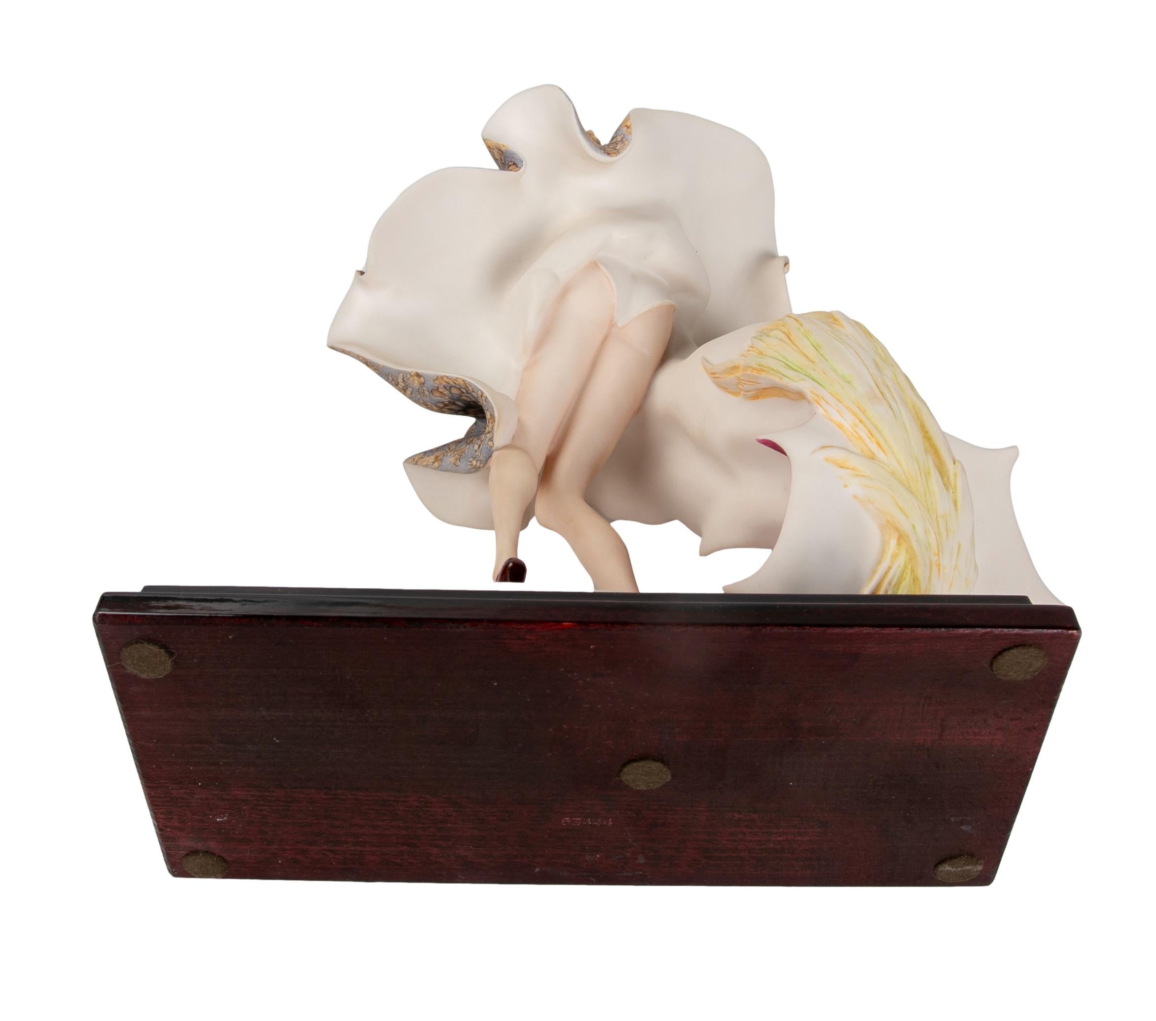 Figurine en porcelaine de femme Giuseppe Armani des années 1980 en vente 8