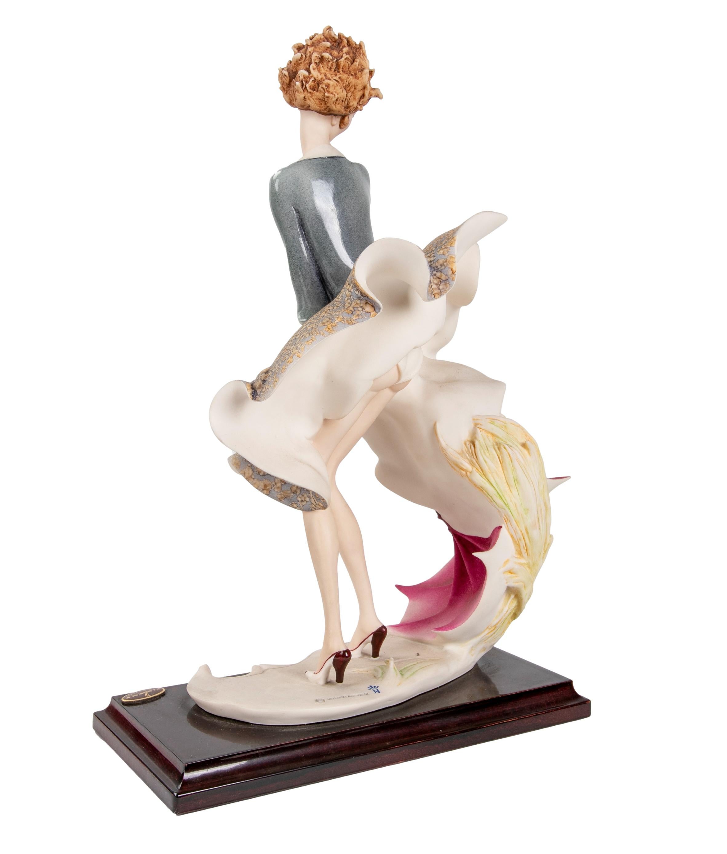 italien Figurine en porcelaine de femme Giuseppe Armani des années 1980 en vente
