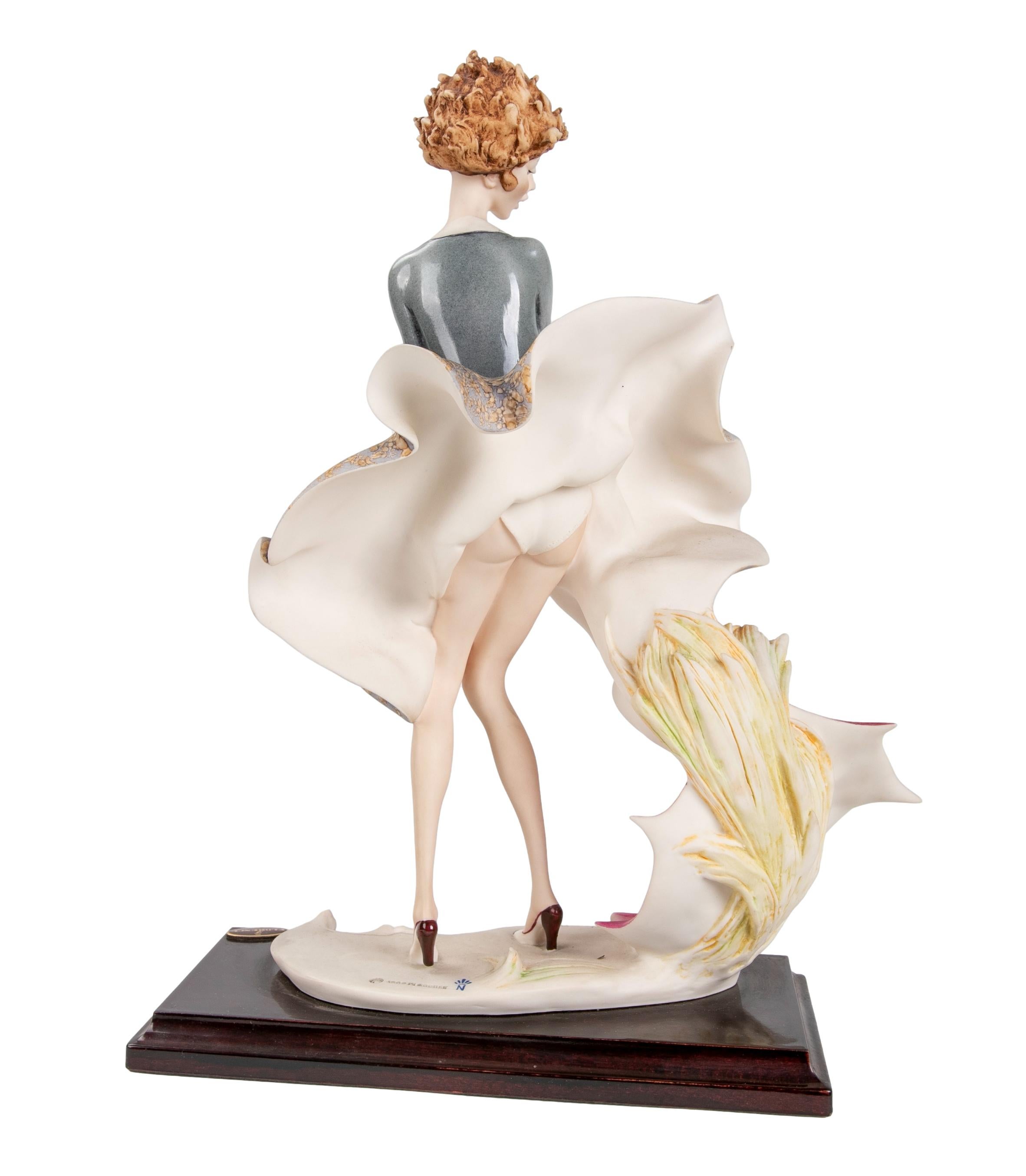 1980er Jahre Giuseppe Armani Damen-Porzellanfigur im Zustand „Gut“ im Angebot in Marbella, ES