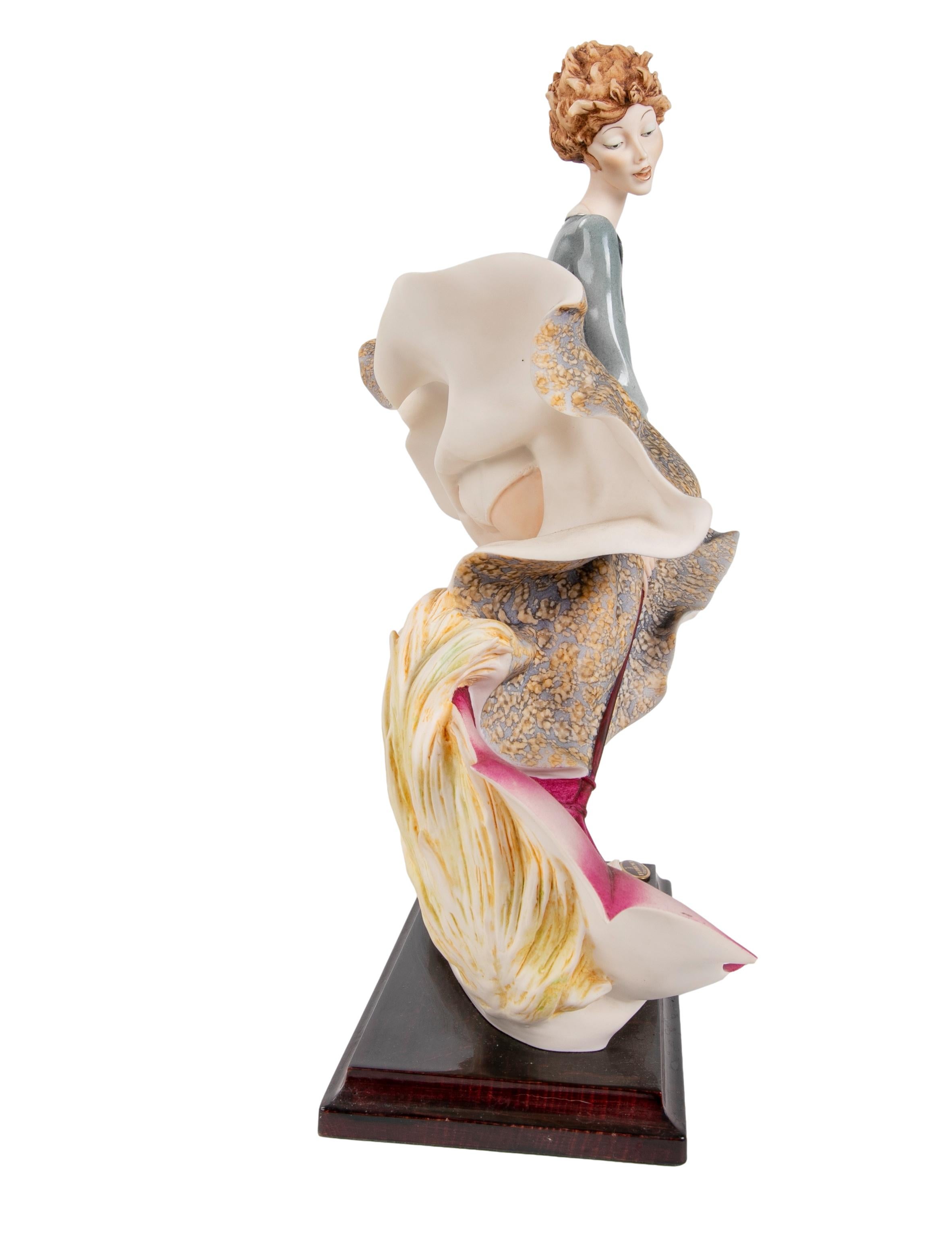 Céramique Figurine en porcelaine de femme Giuseppe Armani des années 1980 en vente