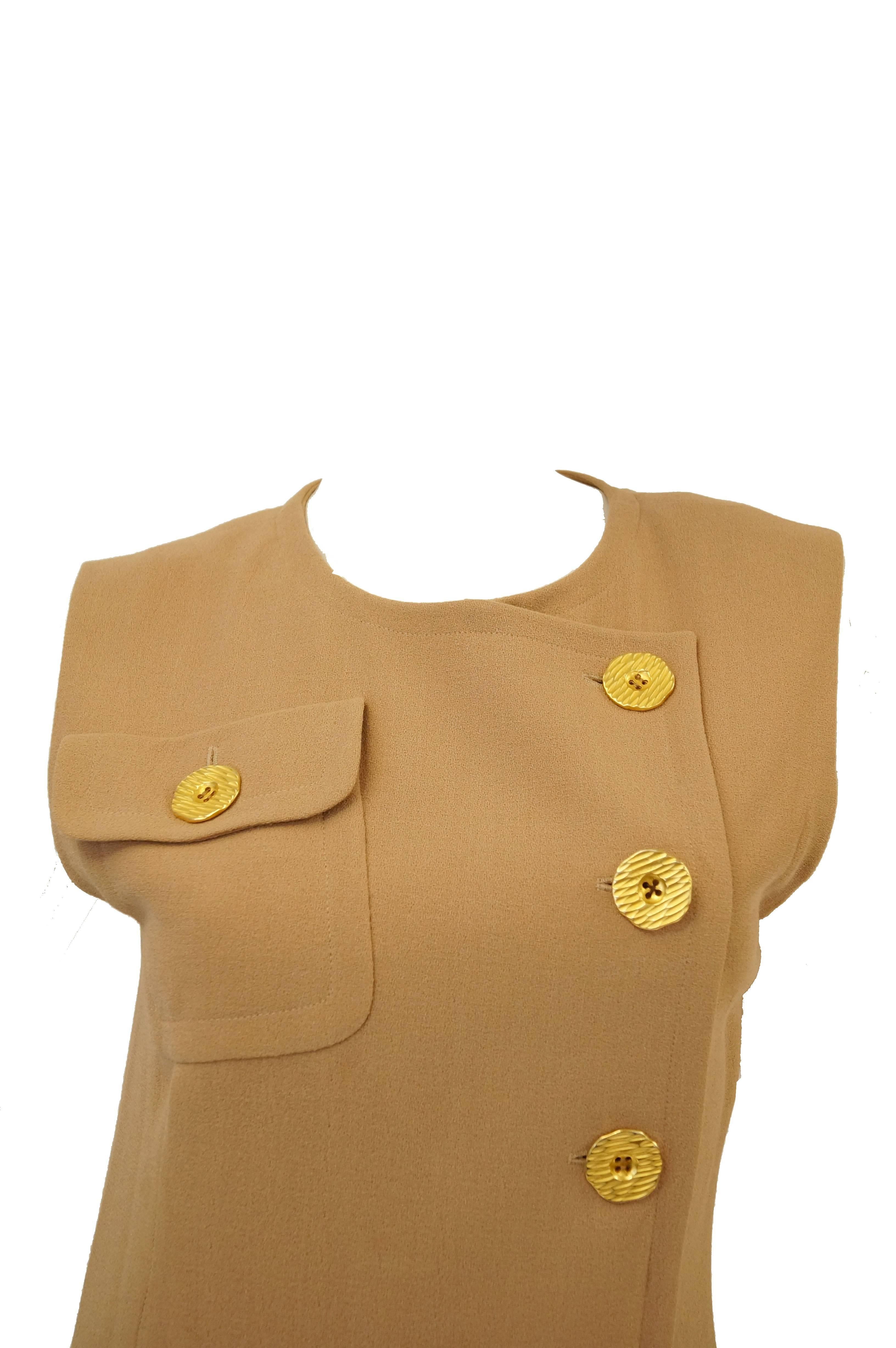 1980s Givenchy Couture Camel Wool Shift Dress w/ Gold Button and Pocket Detail In Excellent Condition In Houston, TX