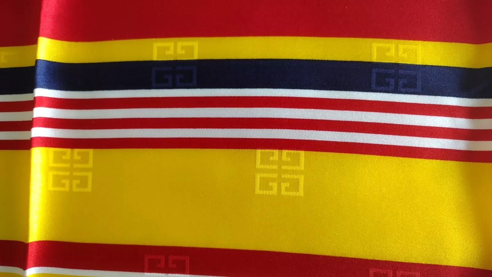 1980er Givenchy Jacquard-Seidenschal gestreift mehrfarbig gelb im Angebot 1