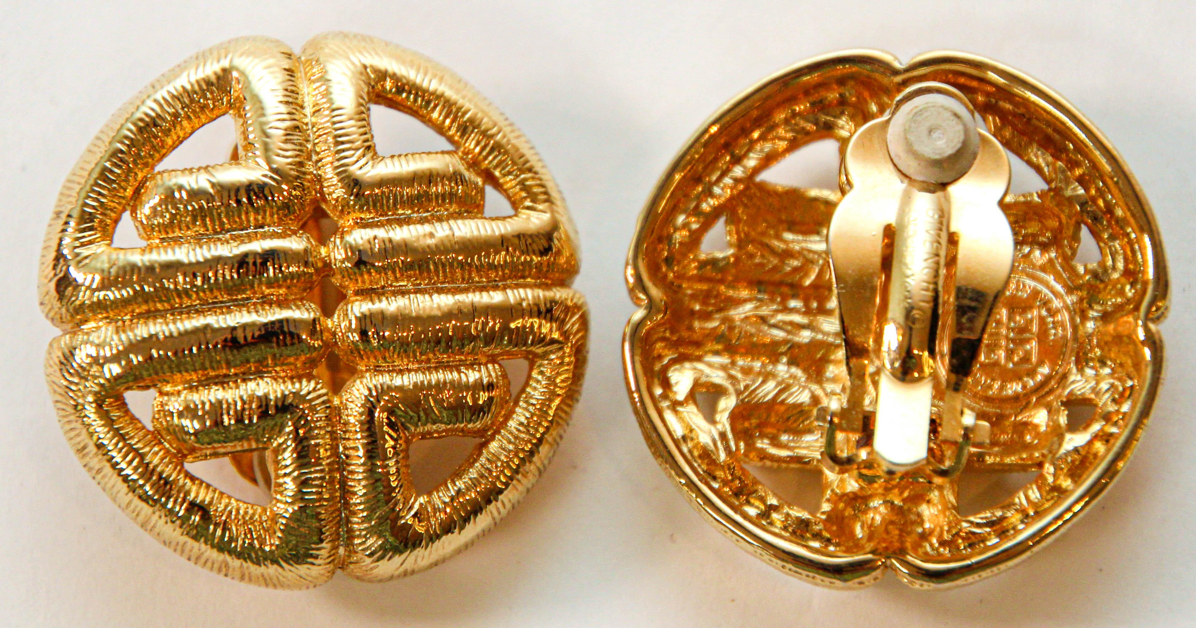 1980s GIVENCHY Vintage Logo Earrings Clip-on Gold Plated For Sale 1