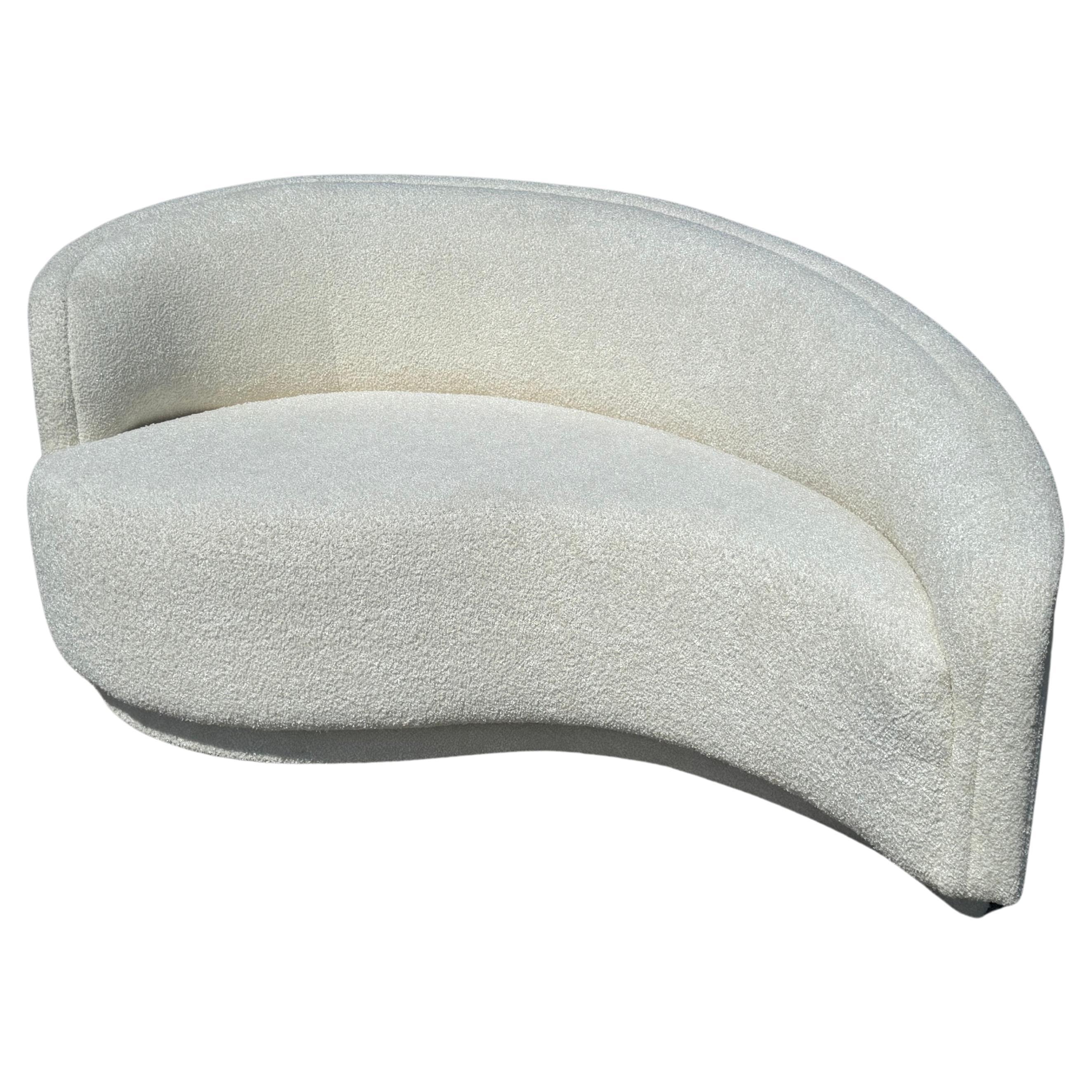 1980s Glamours Curved Sofa - Chaise by Vladimir Kagan for Weiman in White Bouclé For Sale 7