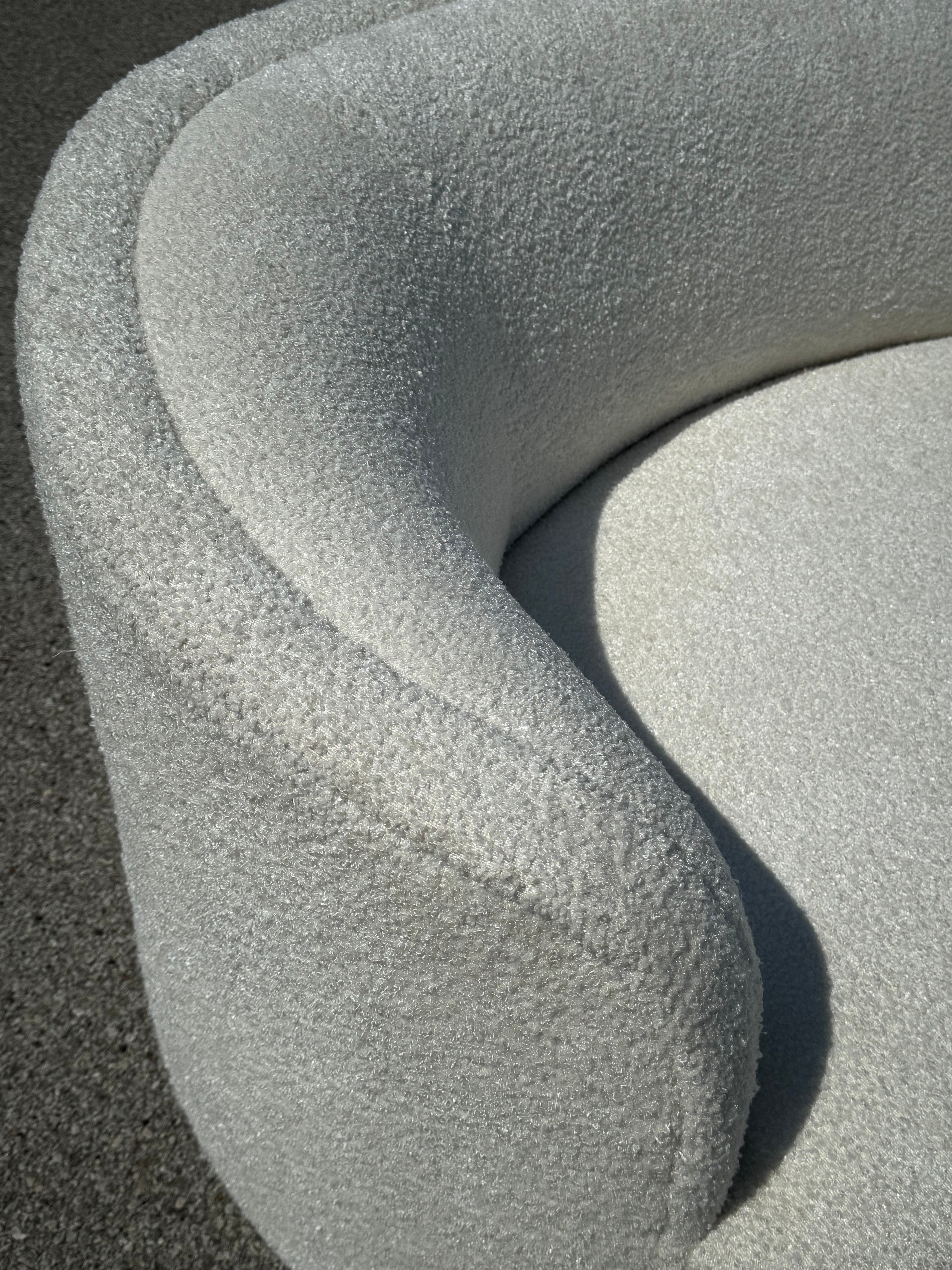 1980s Glamours Curved Sofa - Chaise by Vladimir Kagan for Weiman in White Bouclé For Sale 9