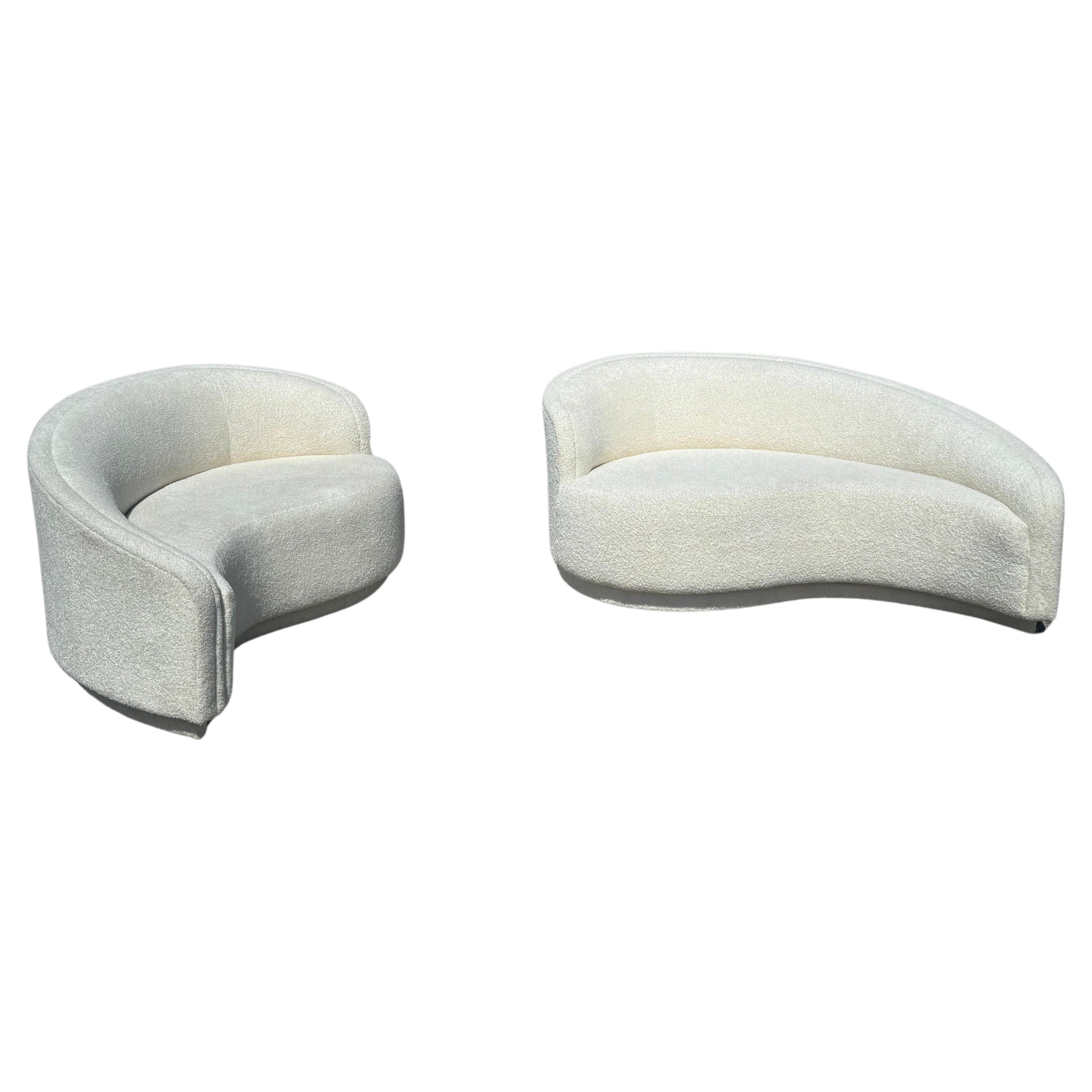 1980s Glamours Curved Sofa - Chaise by Vladimir Kagan for Weiman in White Bouclé For Sale