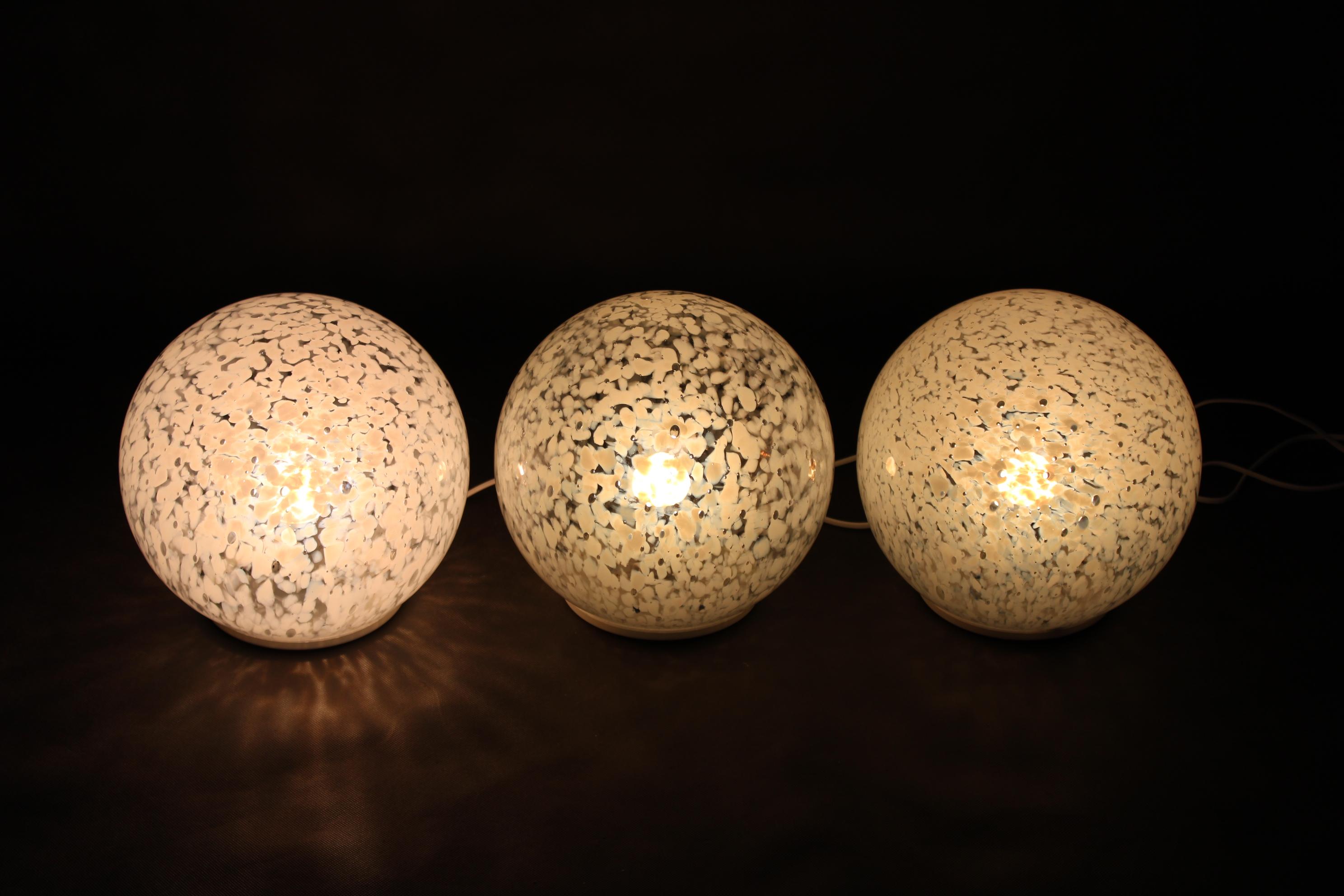 1980s Glass Globe Table Lamp , 3items available For Sale 5