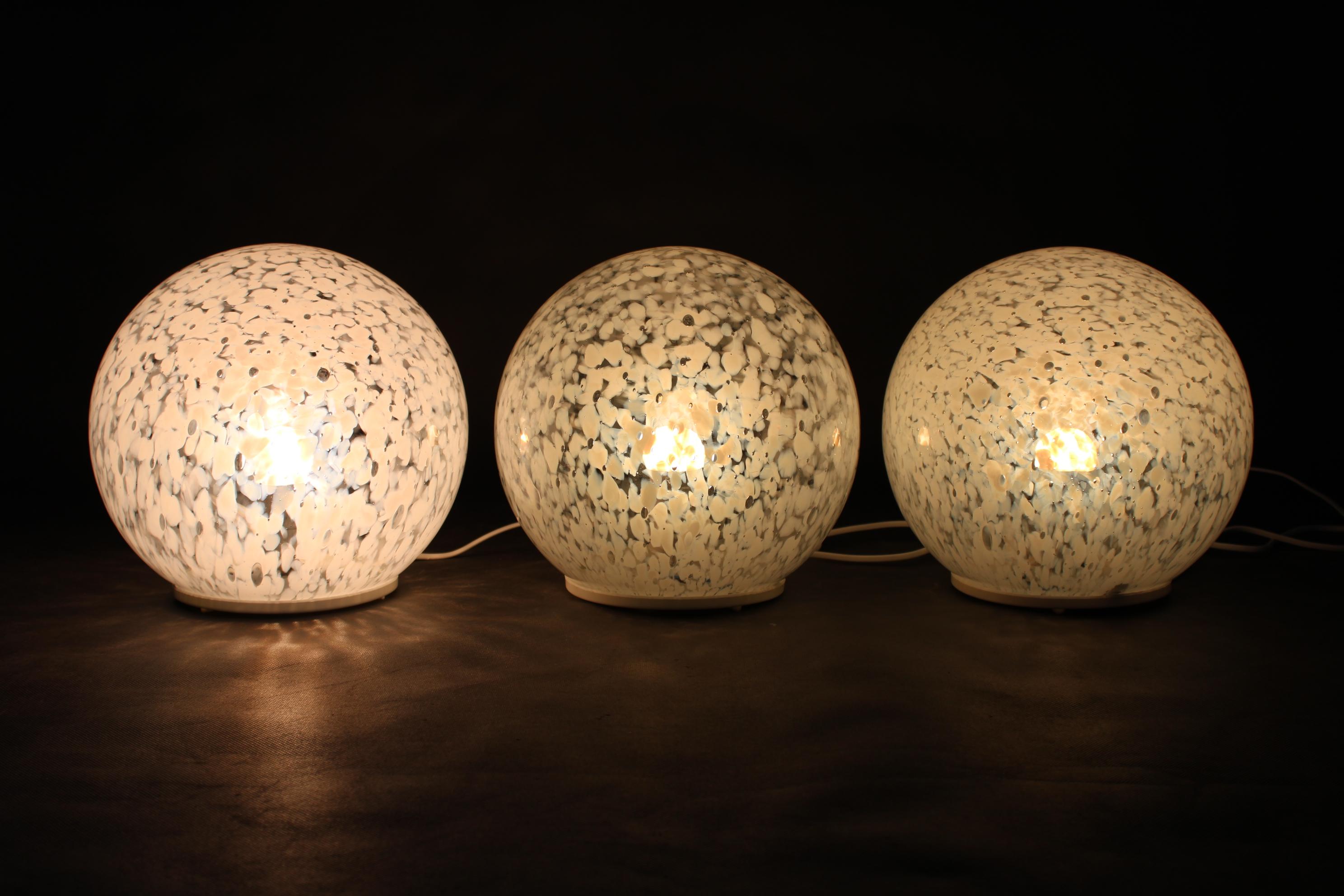 1980s Glass Globe Table Lamp , 3items available For Sale 6