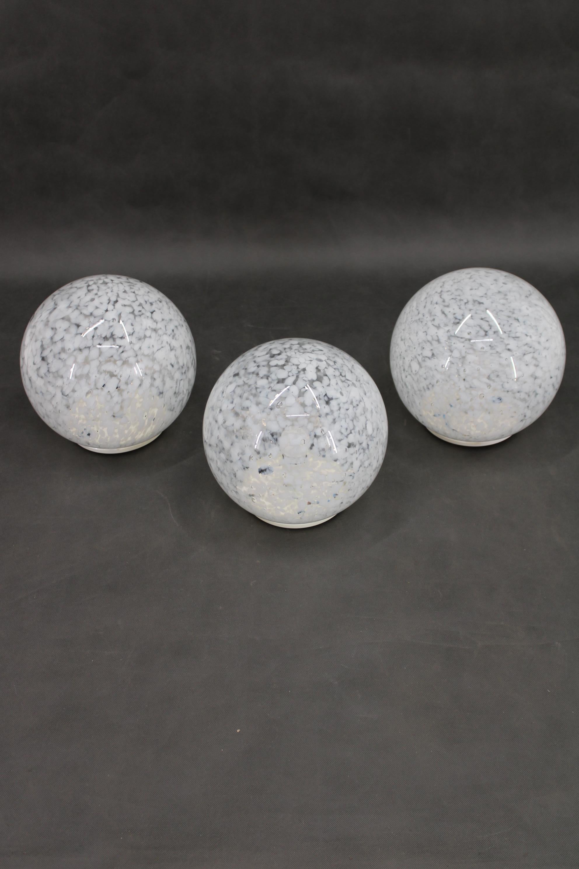 Unknown 1980s Glass Globe Table Lamp , 3items available For Sale