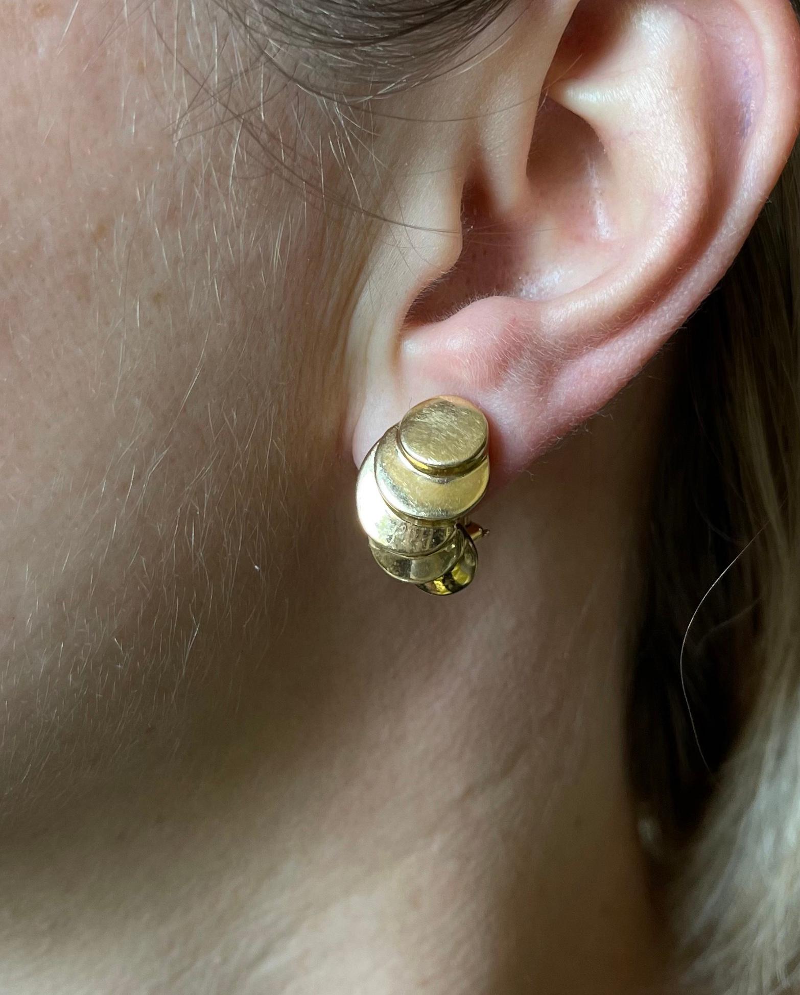 Women's 1980s Gold Earrings