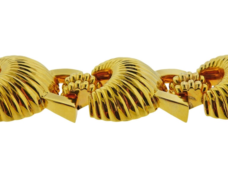 1980s Gold Link Bracelet In Excellent Condition For Sale In New York, NY