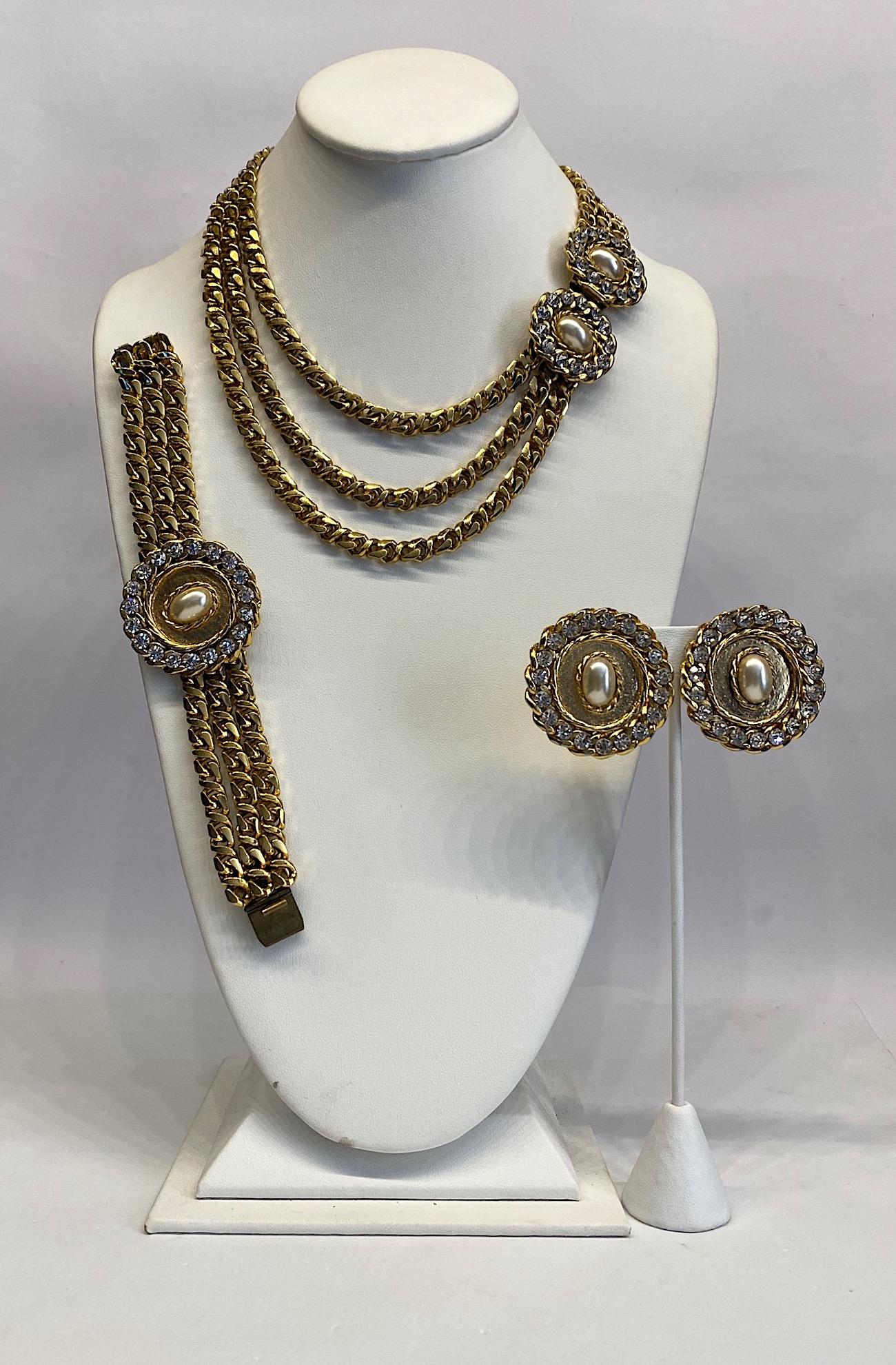 1980s Gold, Rhinestone and Pearl Curb Link Triple Stand Necklace For Sale 9