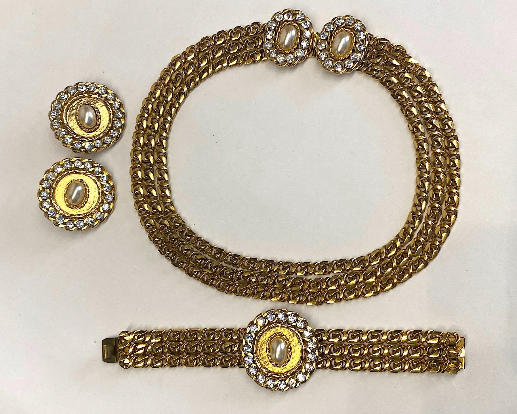 1980s Gold, Rhinestone and Pearl Curb Link Triple Stand Necklace For Sale 11