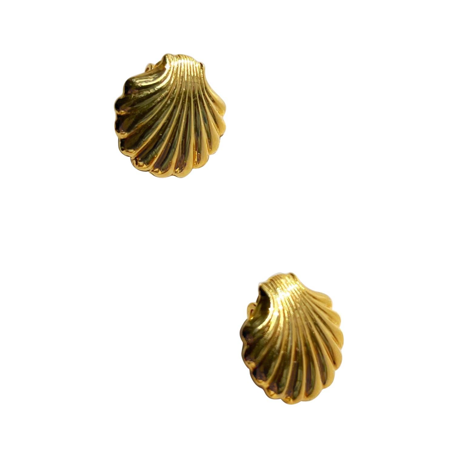 1980s Gold Shell Clip On Earrings For Sale