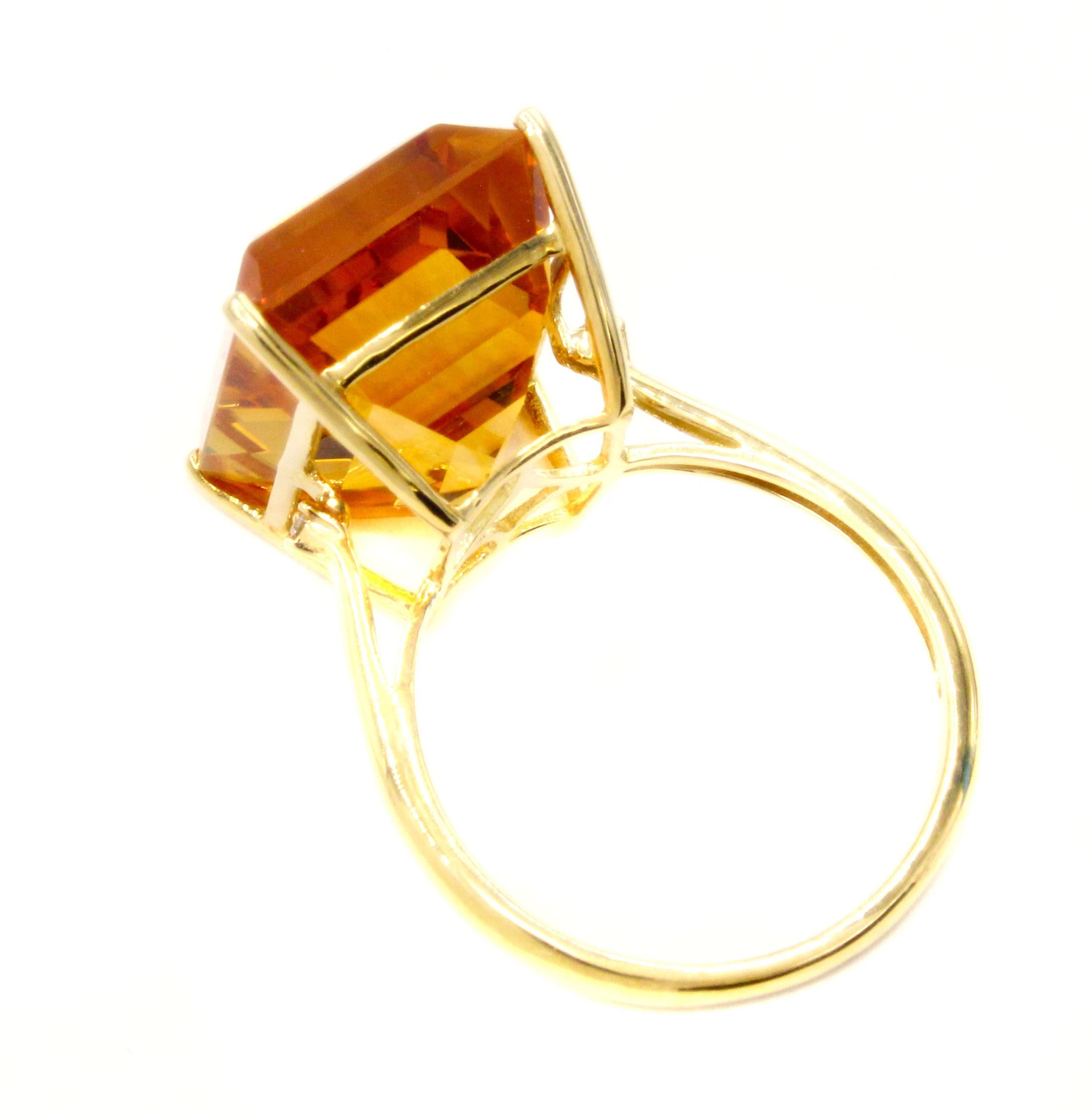 Emerald Cut 1980s Golden Citrine Diamond 18 Karat Gold Ring For Sale