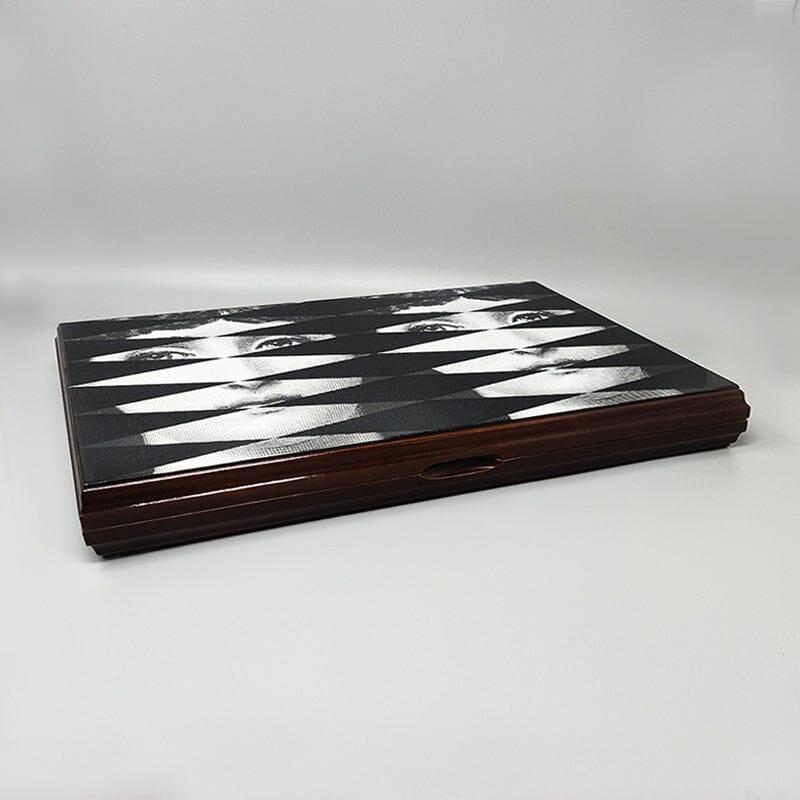 Mid-Century moderno 1980 Splendido Backgammon di Piero Fornasetti in ottime condizioni. Prodotto in Italia in vendita