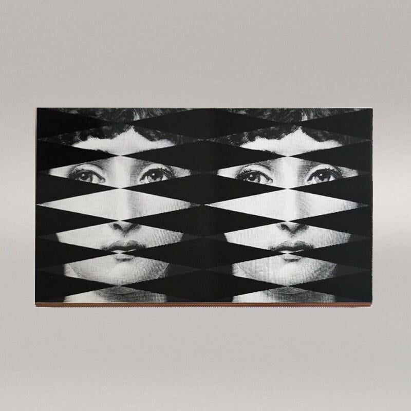 1980s Gorgeous Piero Fornasetti Backgammon in Excellent condition. Made in Italy en Excelente estado para la venta en Milano, IT