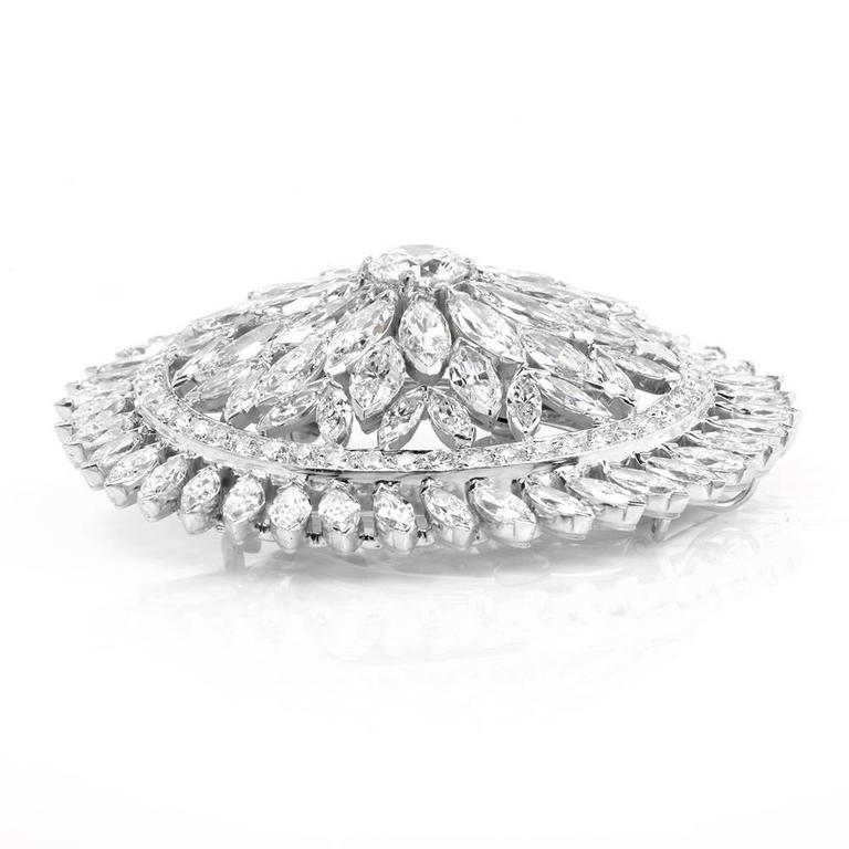 1980s Grand  Circular 2.68 carats Diamond Platinum Lapel Brooch Pin For Sale 1