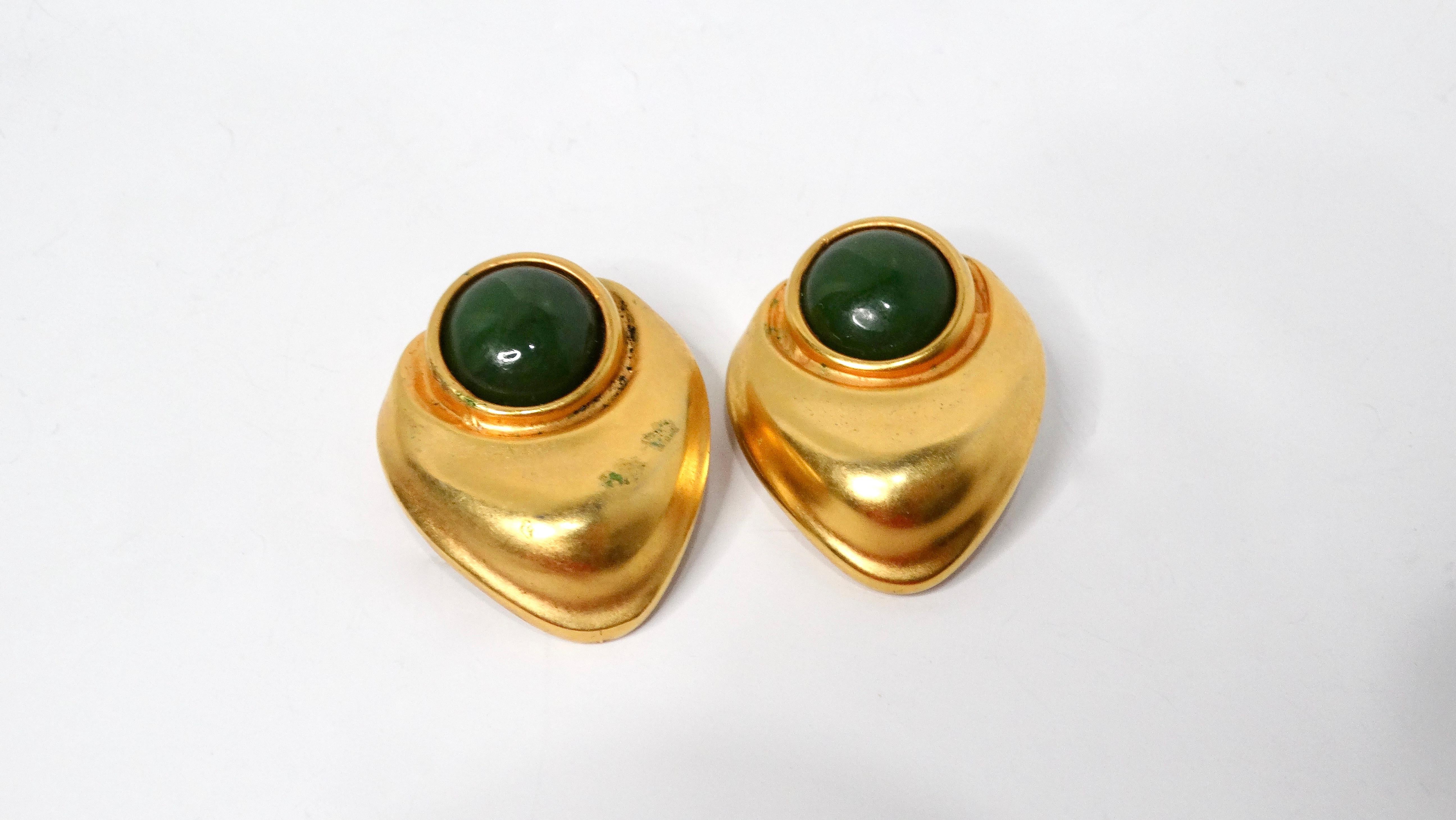 1980s Green Cabochon Gold Tone Clip-On Earrings In Fair Condition For Sale In Scottsdale, AZ