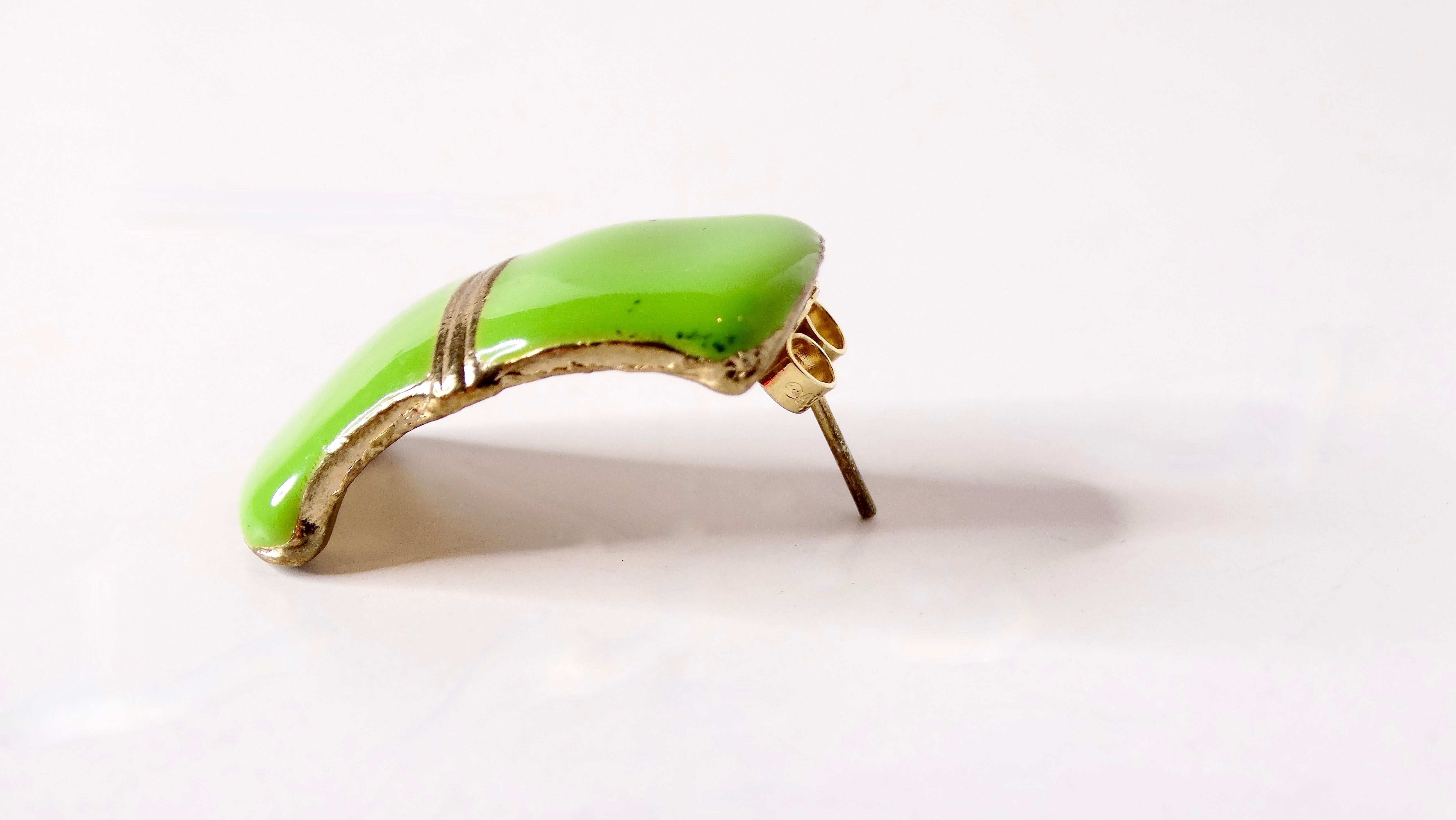 1980s Green Enamel 14k Gold Plated Curved Earrings In Good Condition For Sale In Scottsdale, AZ