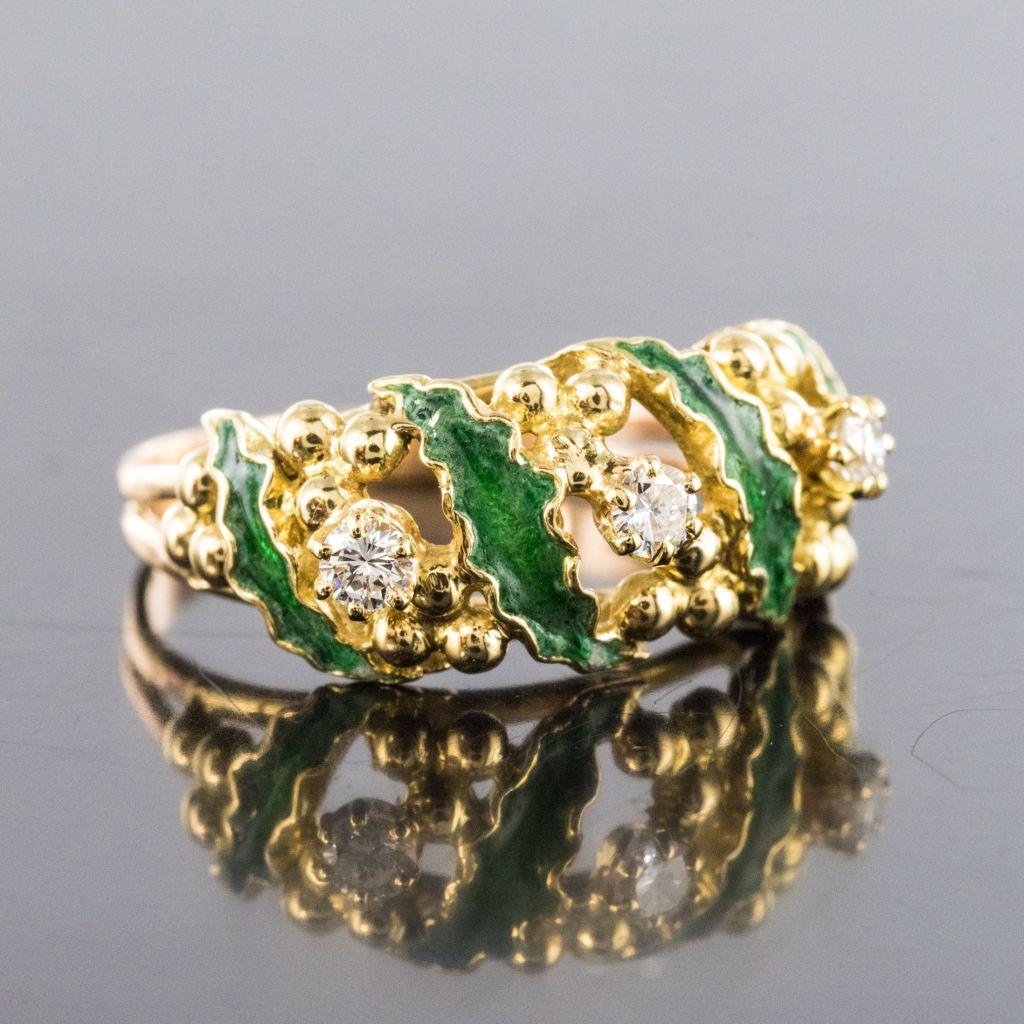 1980s Green Enamel Diamond 18 Karat Yellow Gold Ring In Excellent Condition For Sale In Poitiers, FR