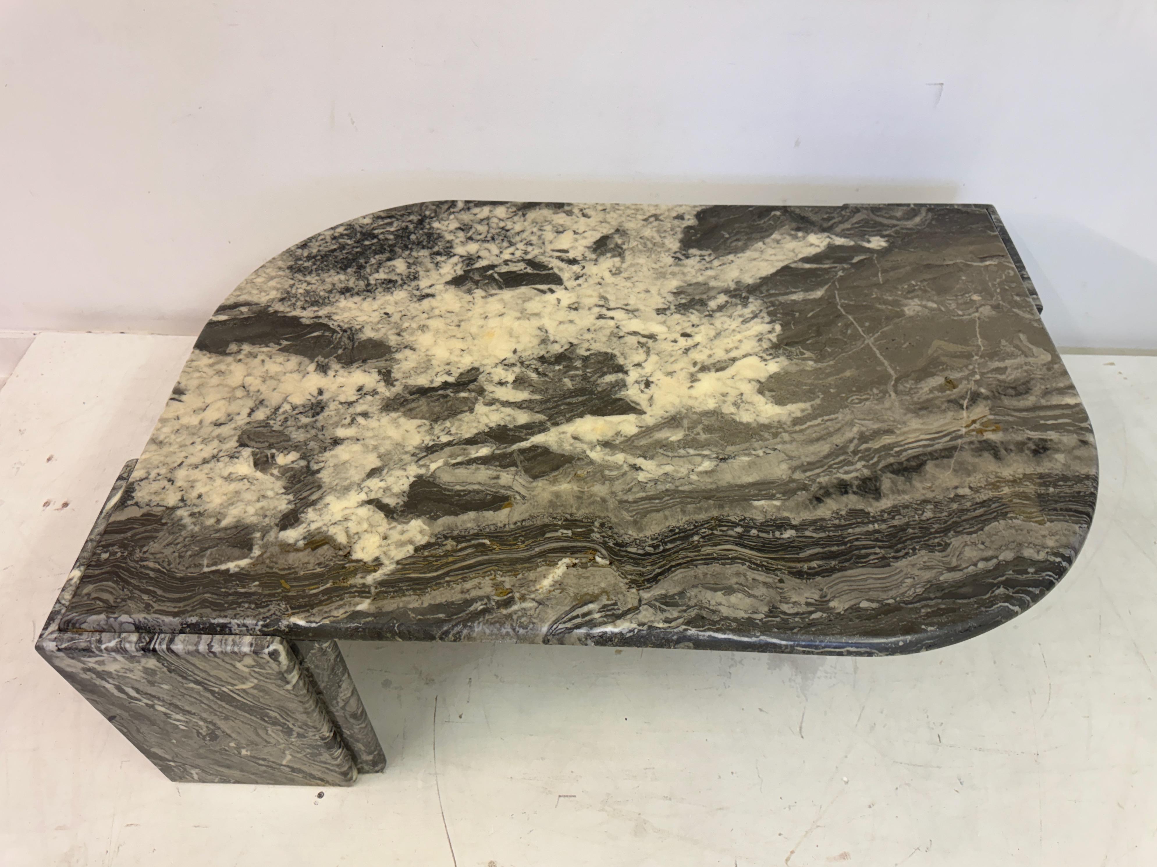 Mesa de centro de mármol gris de los años 80 en venta 6