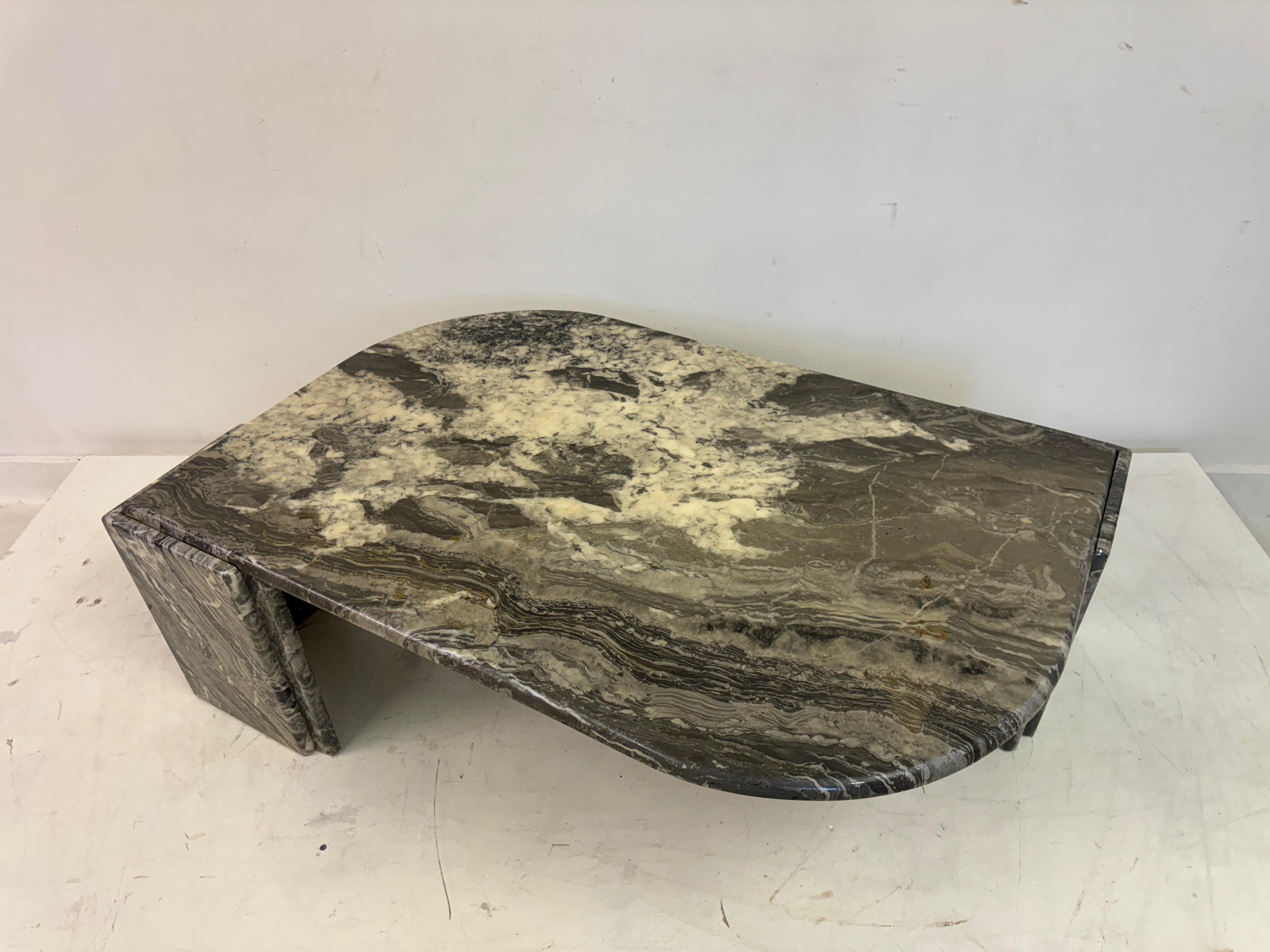 Mesa de centro de mármol gris de los años 80 Moderno de mediados de siglo en venta
