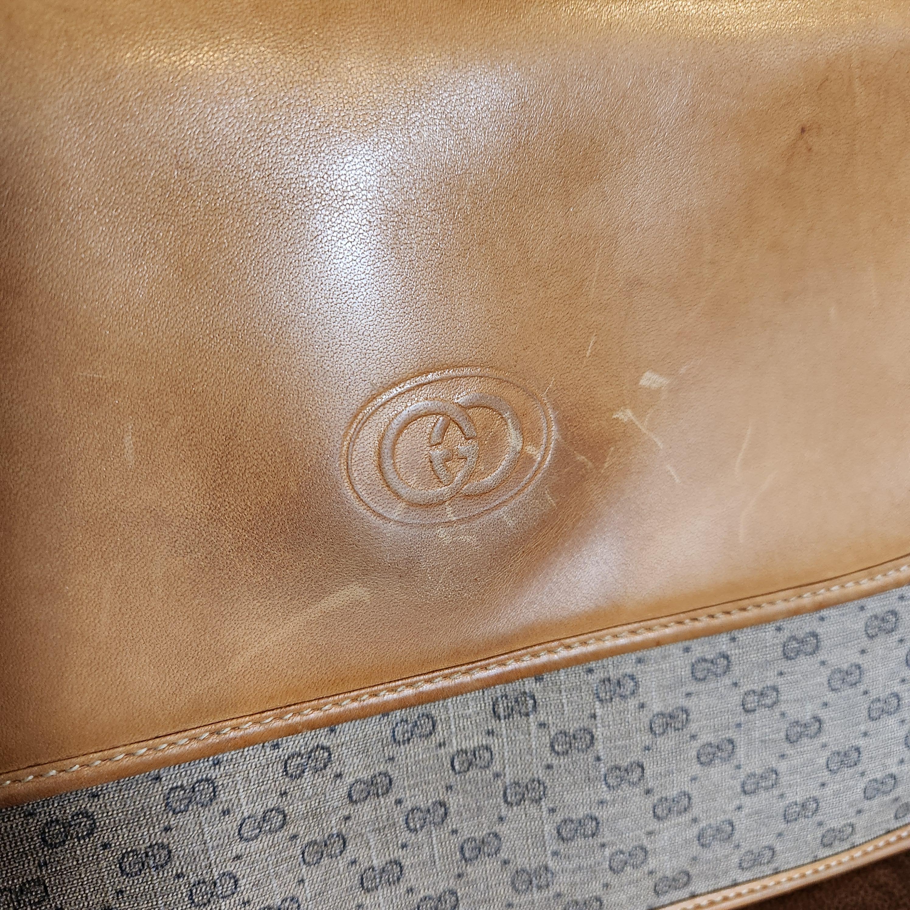 1980s Gucci GG Tan Leather Crossbody Shoulder Bag For Sale 4