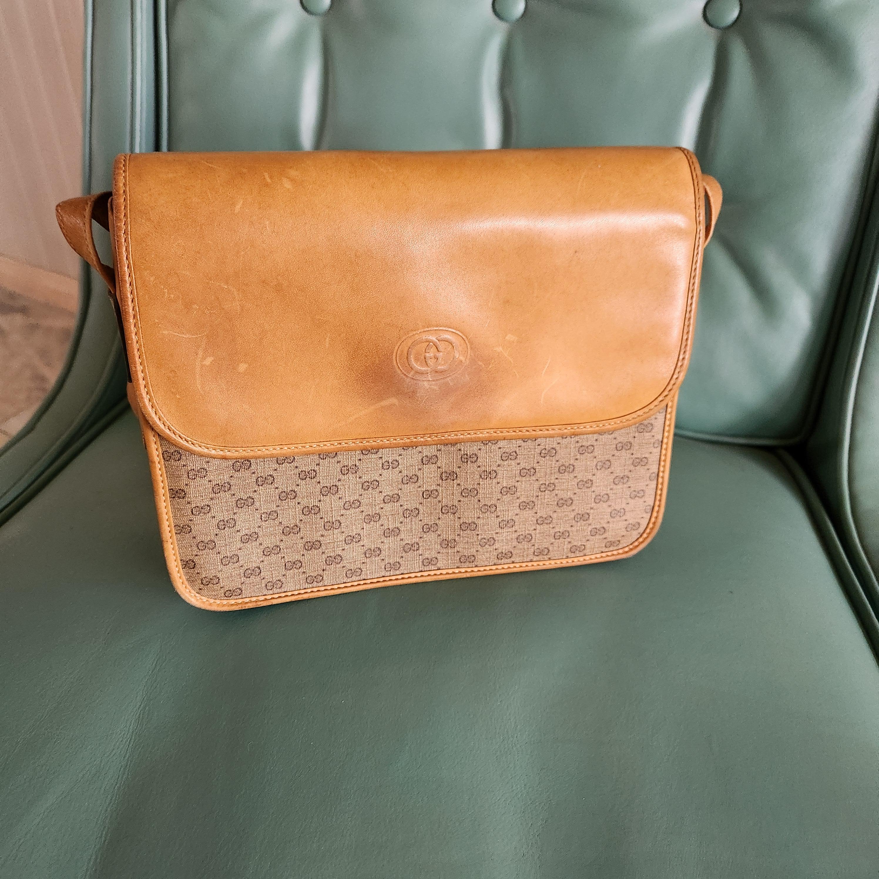 1980s Gucci GG Tan Leather Crossbody Shoulder Bag For Sale 7