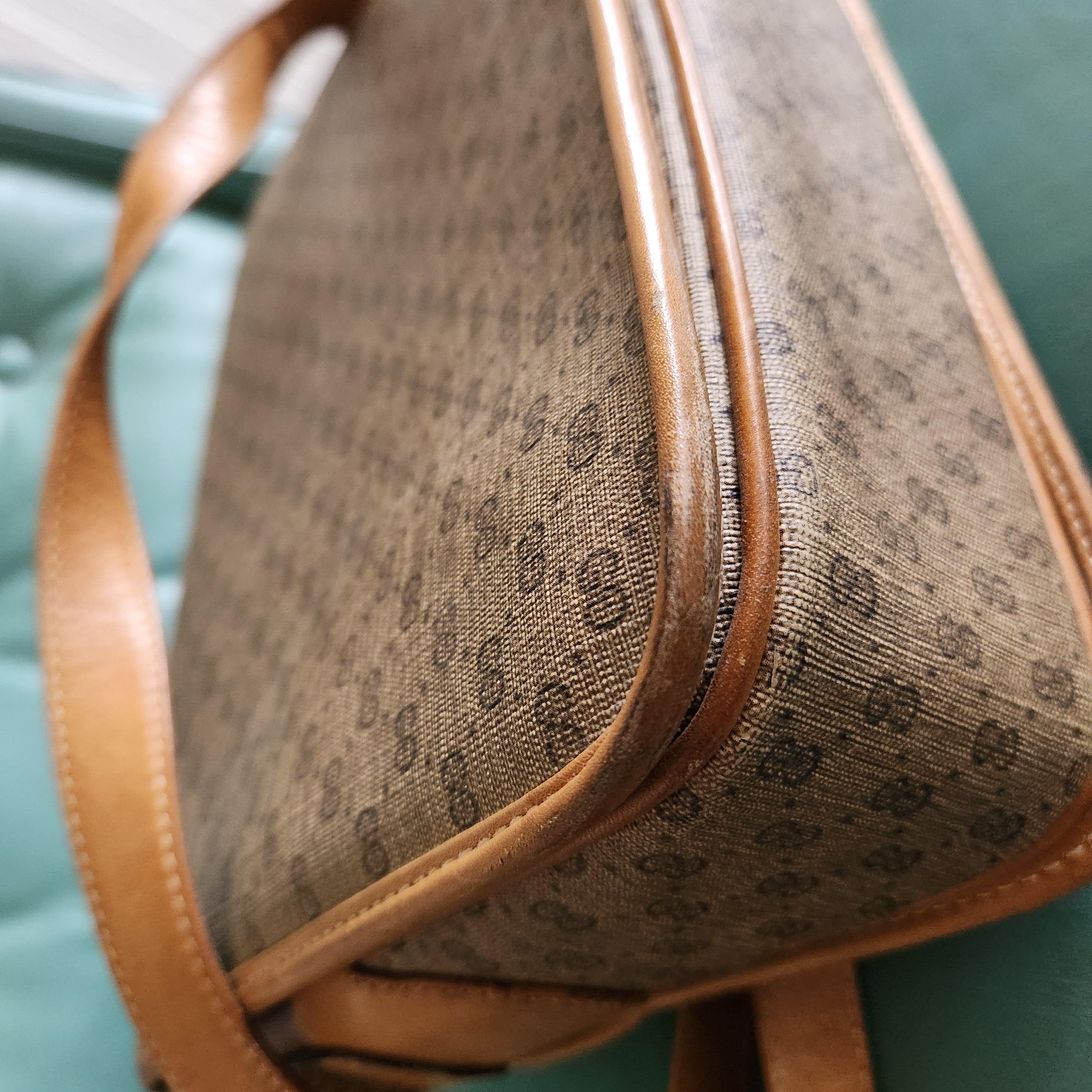 1980s Gucci GG Tan Leather Crossbody Shoulder Bag For Sale 14