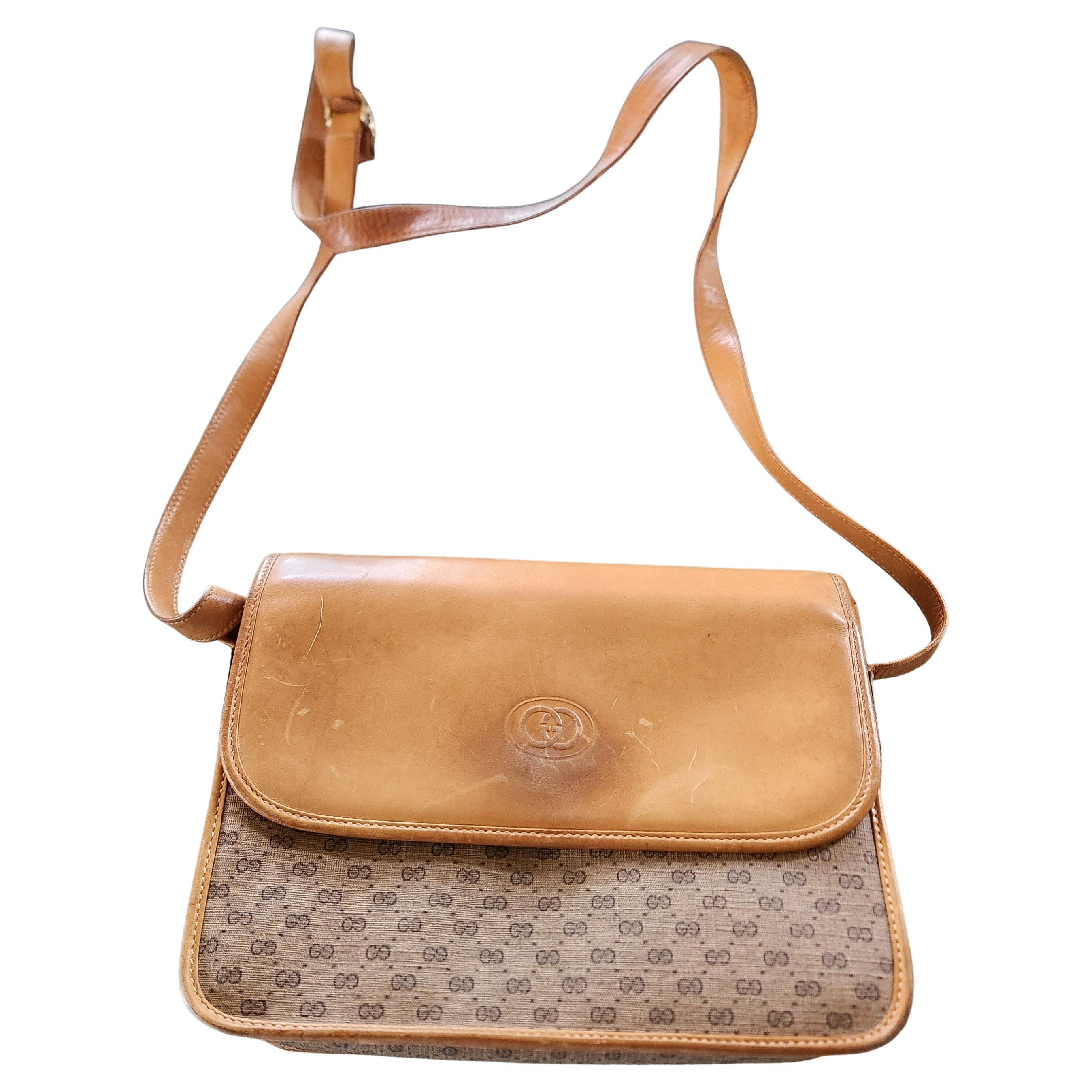 Mid-Century Modern 1980s Gucci GG Tan Leather Crossbody Shoulder Bag For Sale