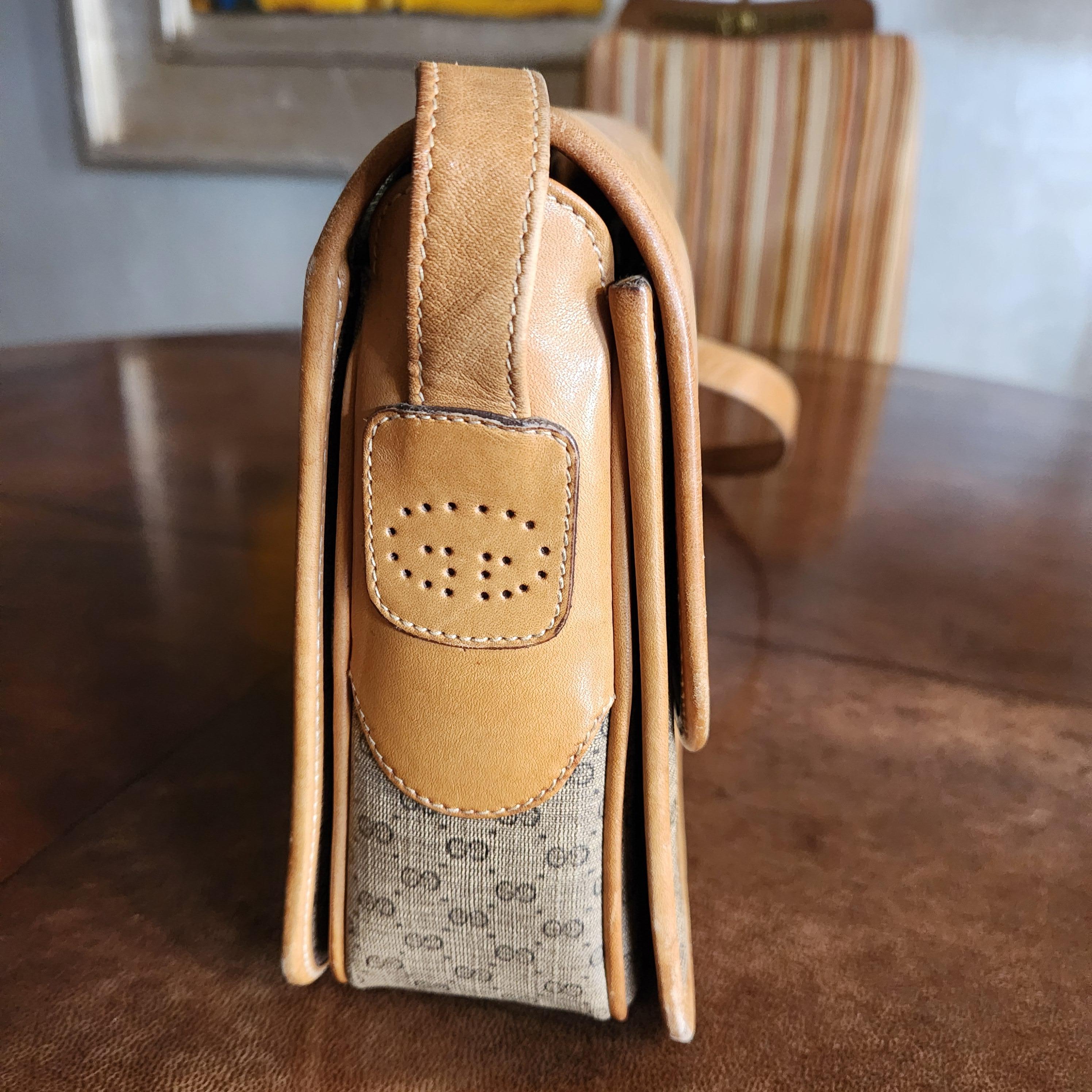 1980s Gucci GG Tan Leather Crossbody Shoulder Bag For Sale 3